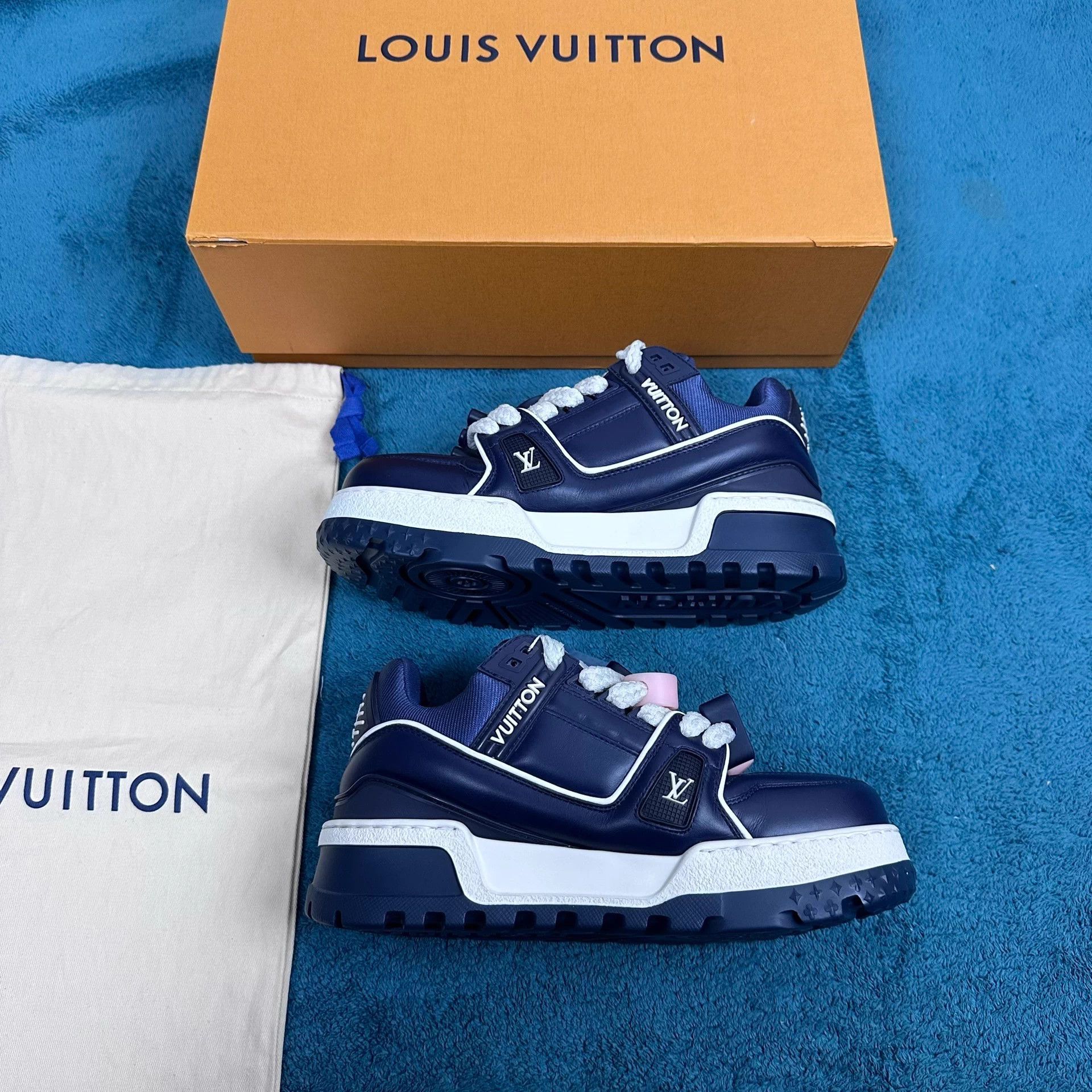 Louis Vuitton LV Trainer Pangpang Qixi Love Logo Navy 37 Size US 6 / IT 36 - 3 Thumbnail