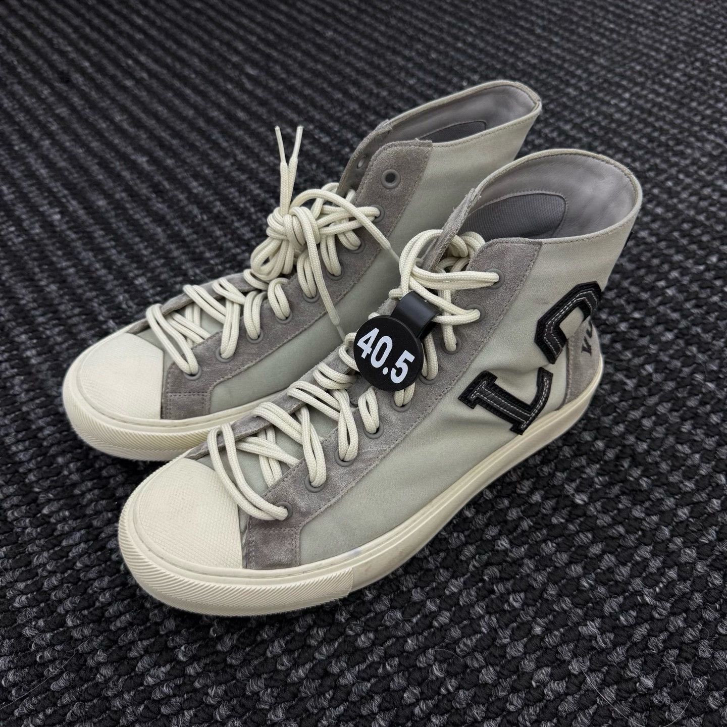 Louis Vuitton Louis Vuitton 40.5 High-Top Canvas Shoes Size US 7.5 / EU 40-41 - 1 Thumbnail