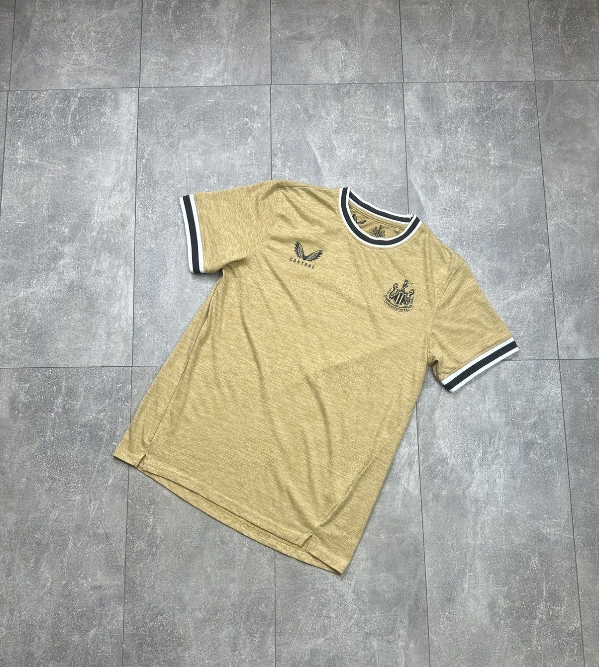 Vintage Castore New Castle Vintage Soccer Jersey Size US S / EU 44-46 / 1 - 1 Thumbnail