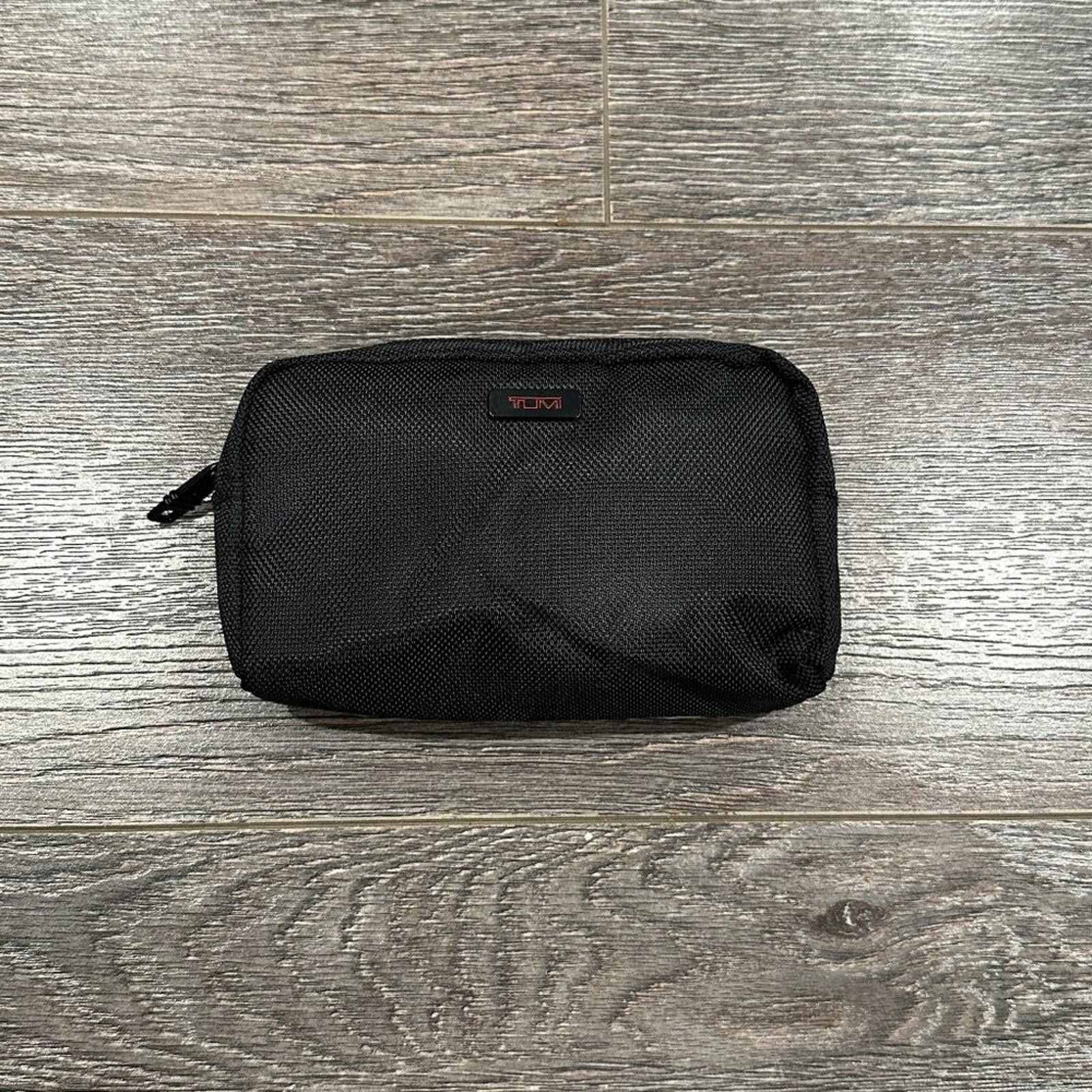 Tumi TUMI x Delta Zip Travel Pouch – Black – 9/10 Condition Size ONE SIZE - 1 Thumbnail