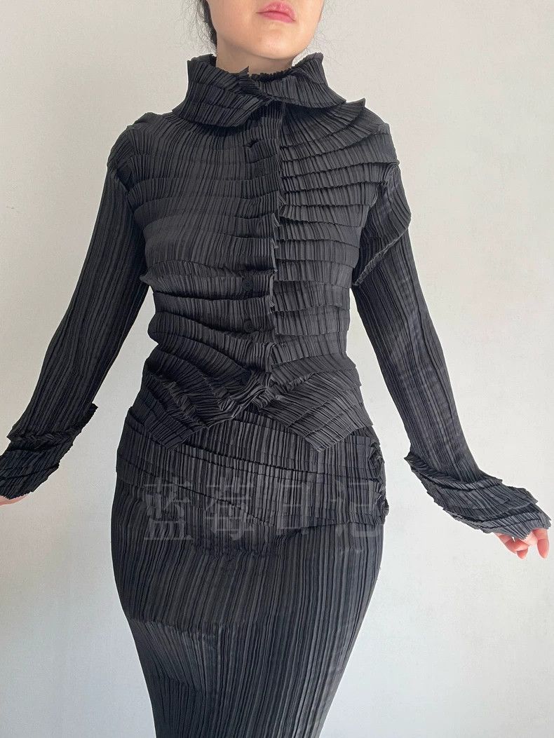 Issey Miyake Issey Miyake size:S Black main line stepped pleated skirt Size 31" - 5 Thumbnail