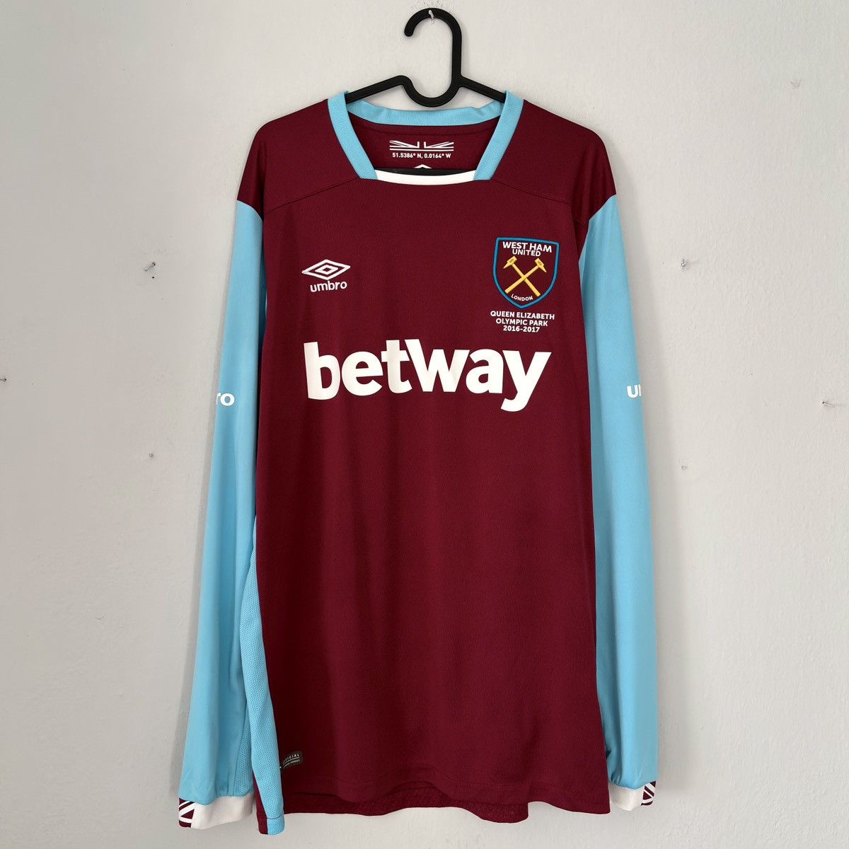 Umbro 2016 2017 West Ham Umbro Long Home Kit Soccer Jersey Shirt Size US XL / EU 56 / 4 - 2 Thumbnail