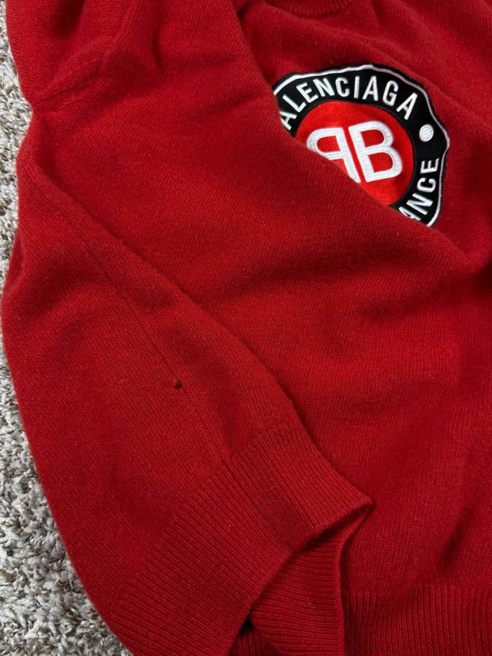 Balenciaga Balenciaga Club Logo Crewneck Sweater in Cashmere & Wool Size US S / EU 44-46 / 1 - 12 Thumbnail