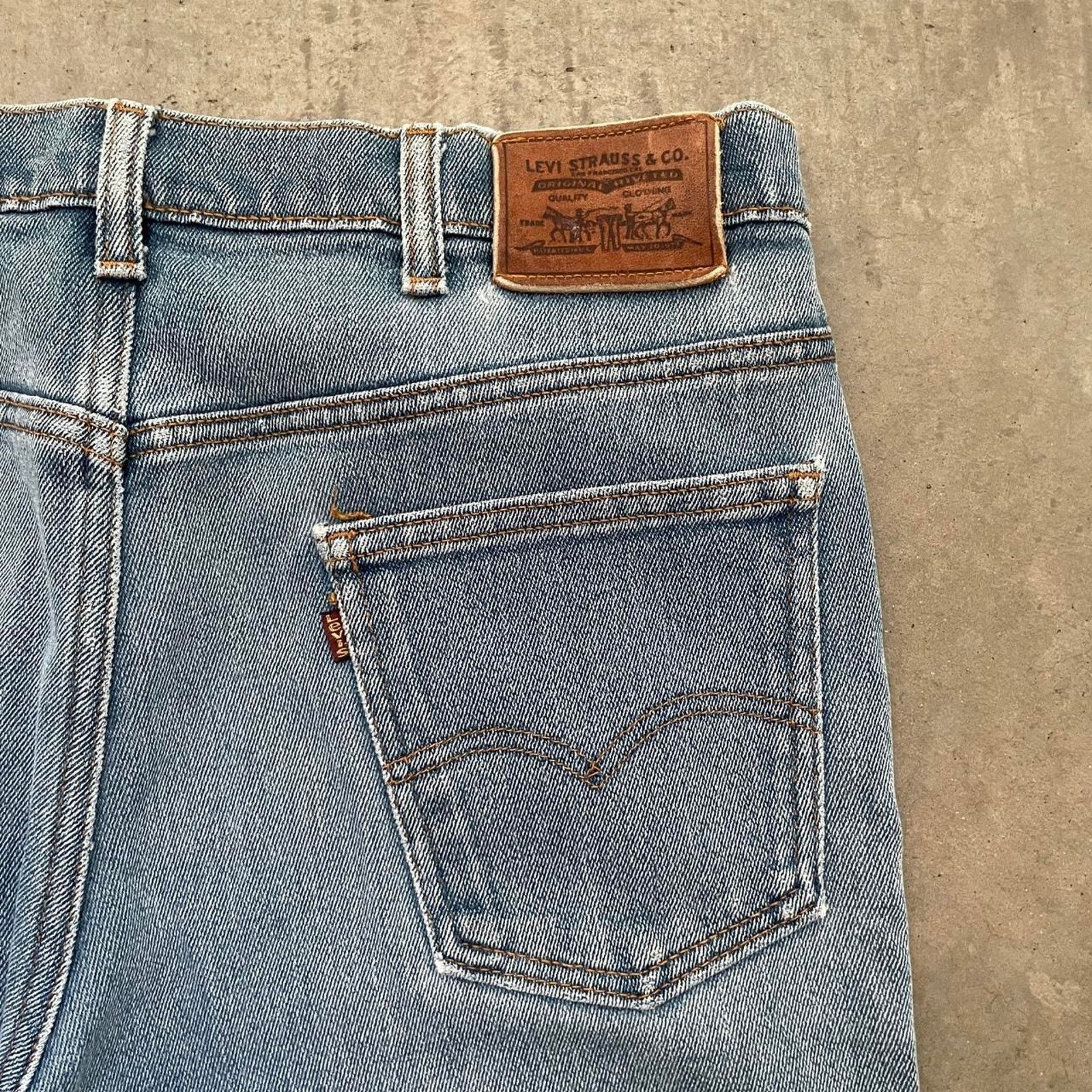 Levi's Vintage Levi’s Flared Medium Washed Blue Jeans Size US 36 / EU 52 - 5 Thumbnail