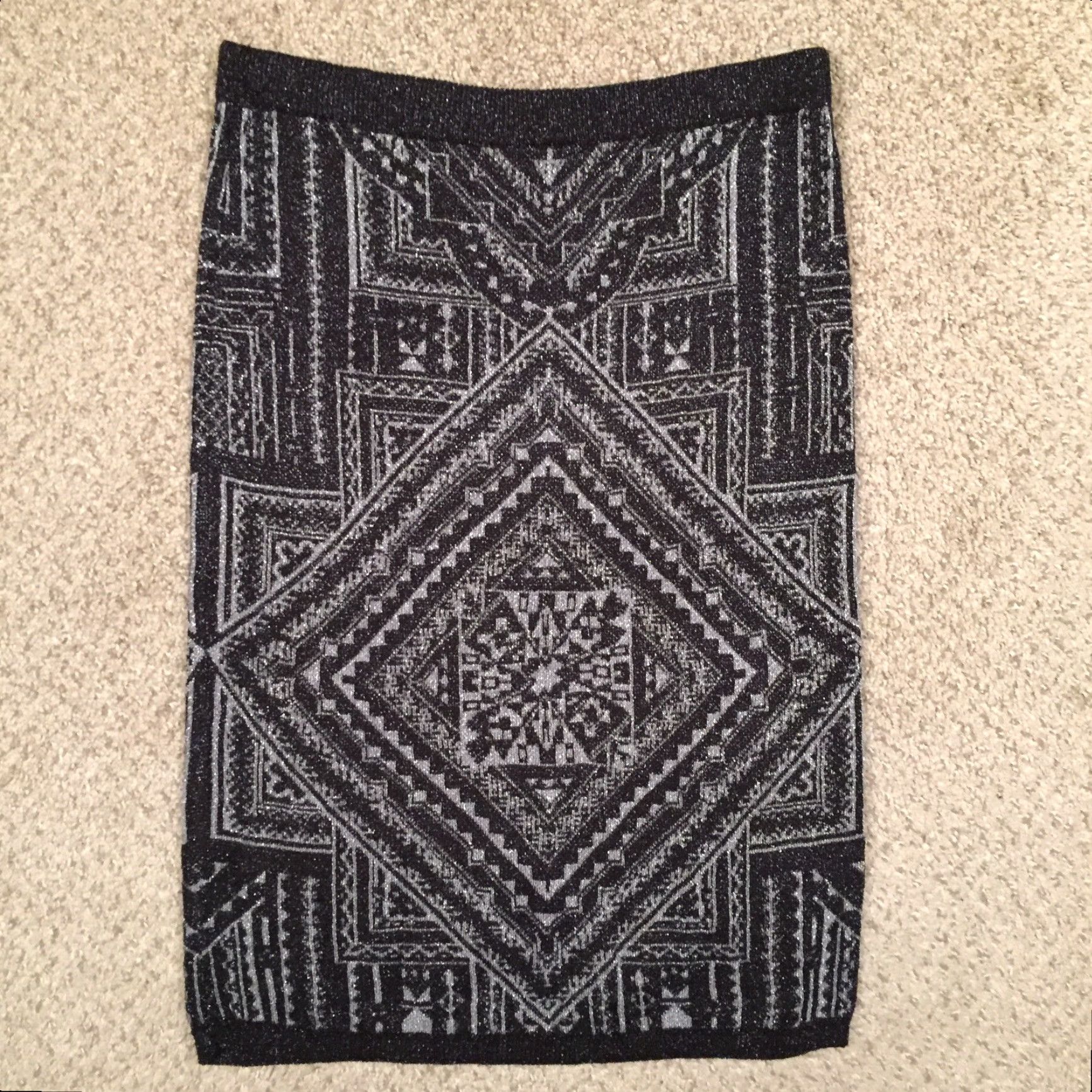 Vintage VINTAGE Cato Pencil Skirt Medium Midi Unlined Pull On Black Geometric Size 32" / US 10 / IT 46 - 7 Thumbnail