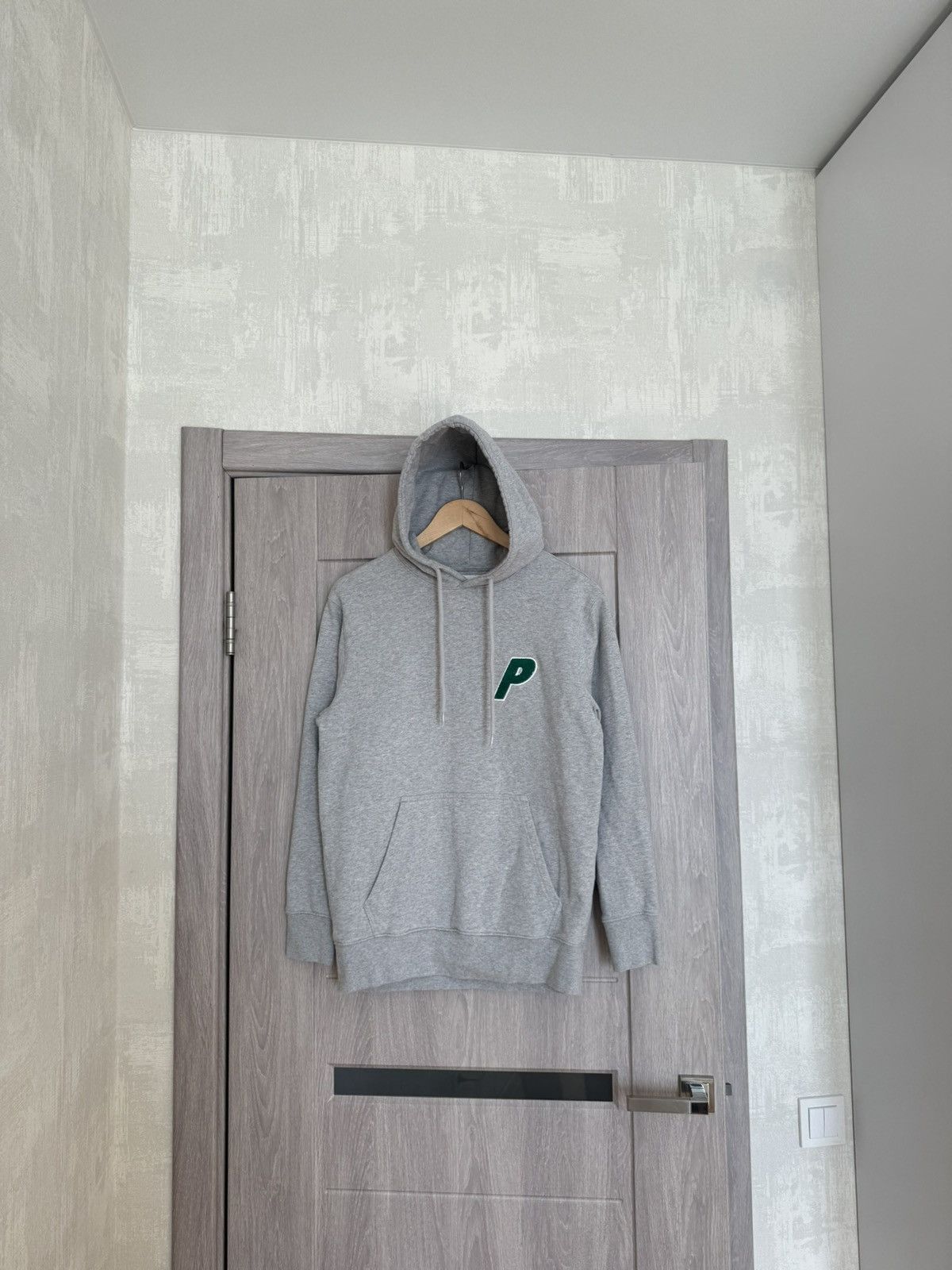 Palace PALACE SKATEBOARD TRI-CHENILLE HOOD GREY MARL HOODIE TRIFERG Size US S / EU 44-46 / 1 - 1 Thumbnail