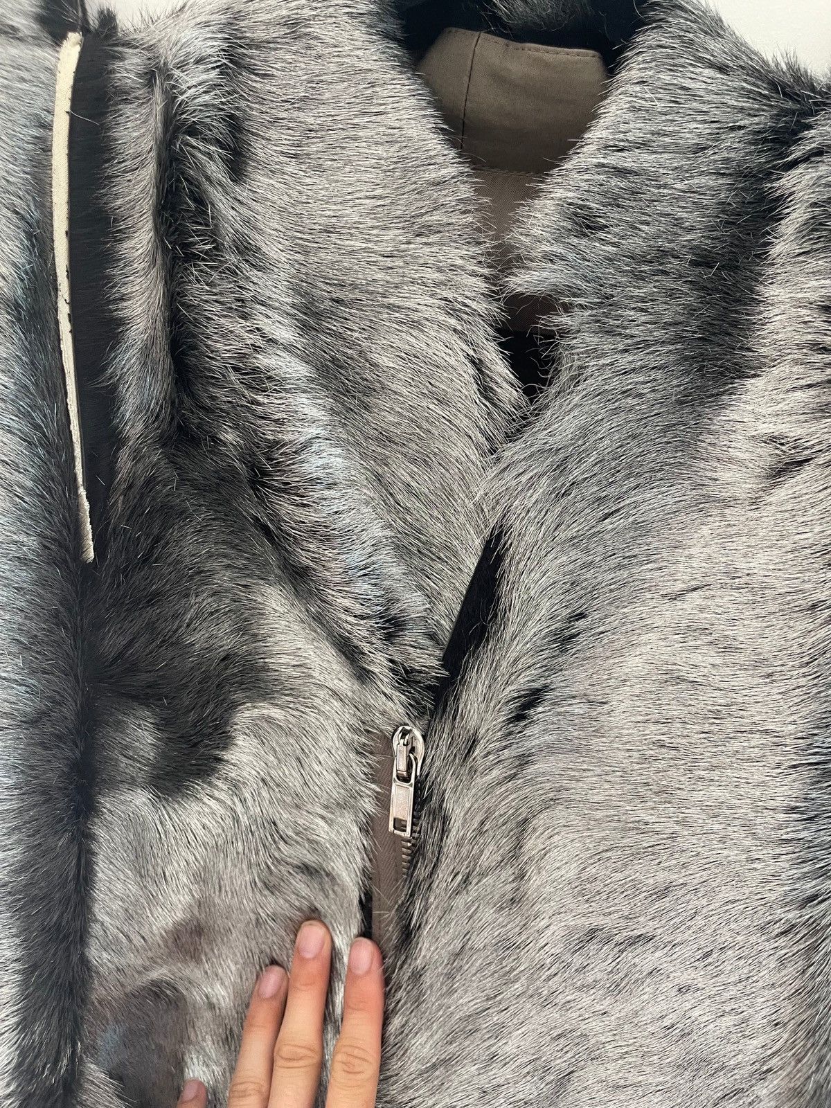 Rick Owens Rick Owen’s AW19 Larry zionic pony hair silver jacket Size US S / EU 44-46 / 1 - 3 Thumbnail
