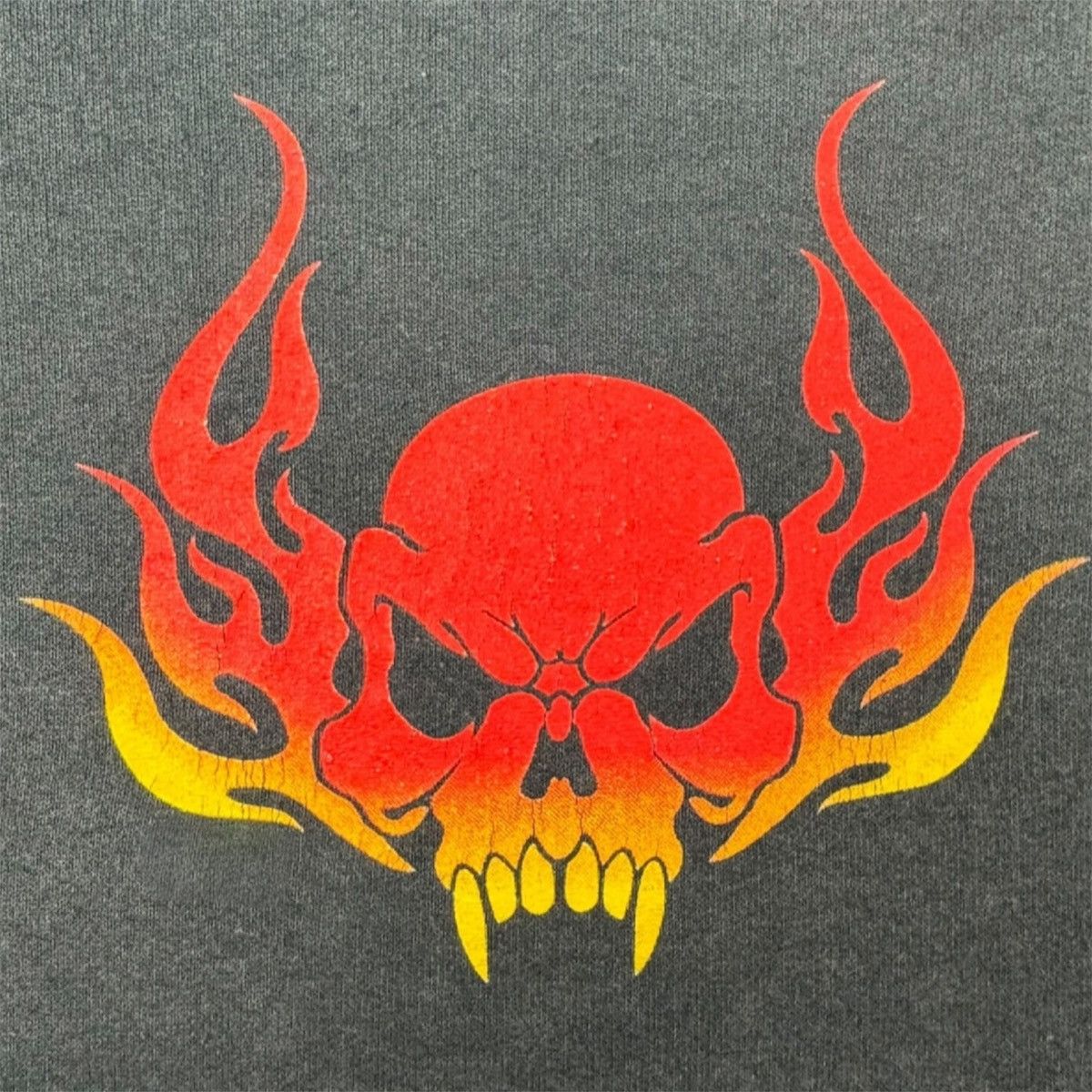 Vintage Vintage Nu-Metal Tribal Flame Skull Skate Punk Surf Hoodie Size US XXL / EU 58 / 5 - 3 Thumbnail