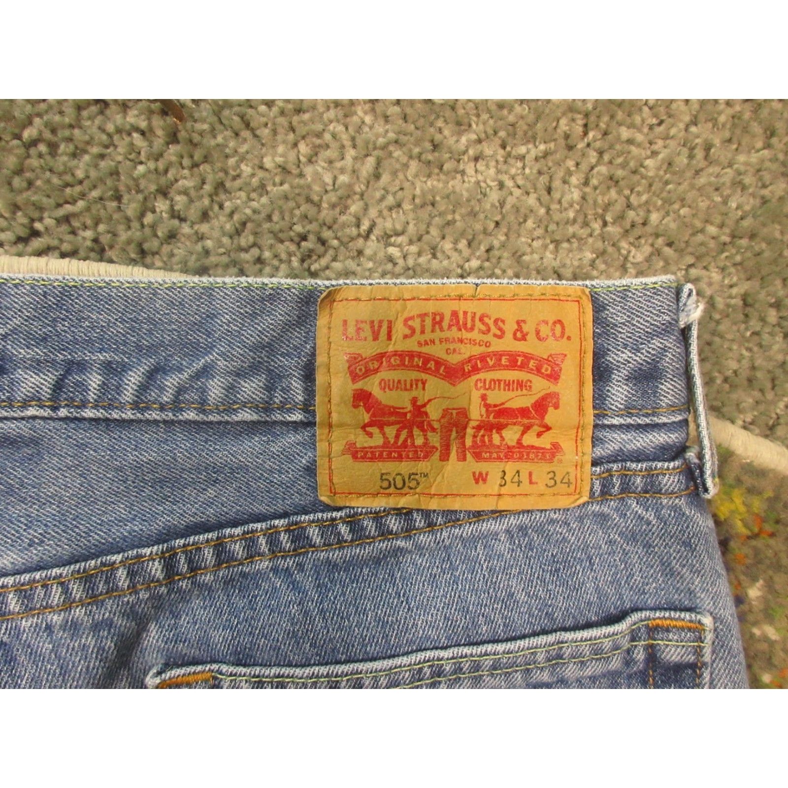 Levi's VINTAGE Levis 505 Jeans 34x34 Medium Wash Blue Denim Regular Fit Straight Leg Mens Regular 34 Blue Size US 34 / EU 50 - 5 Thumbnail