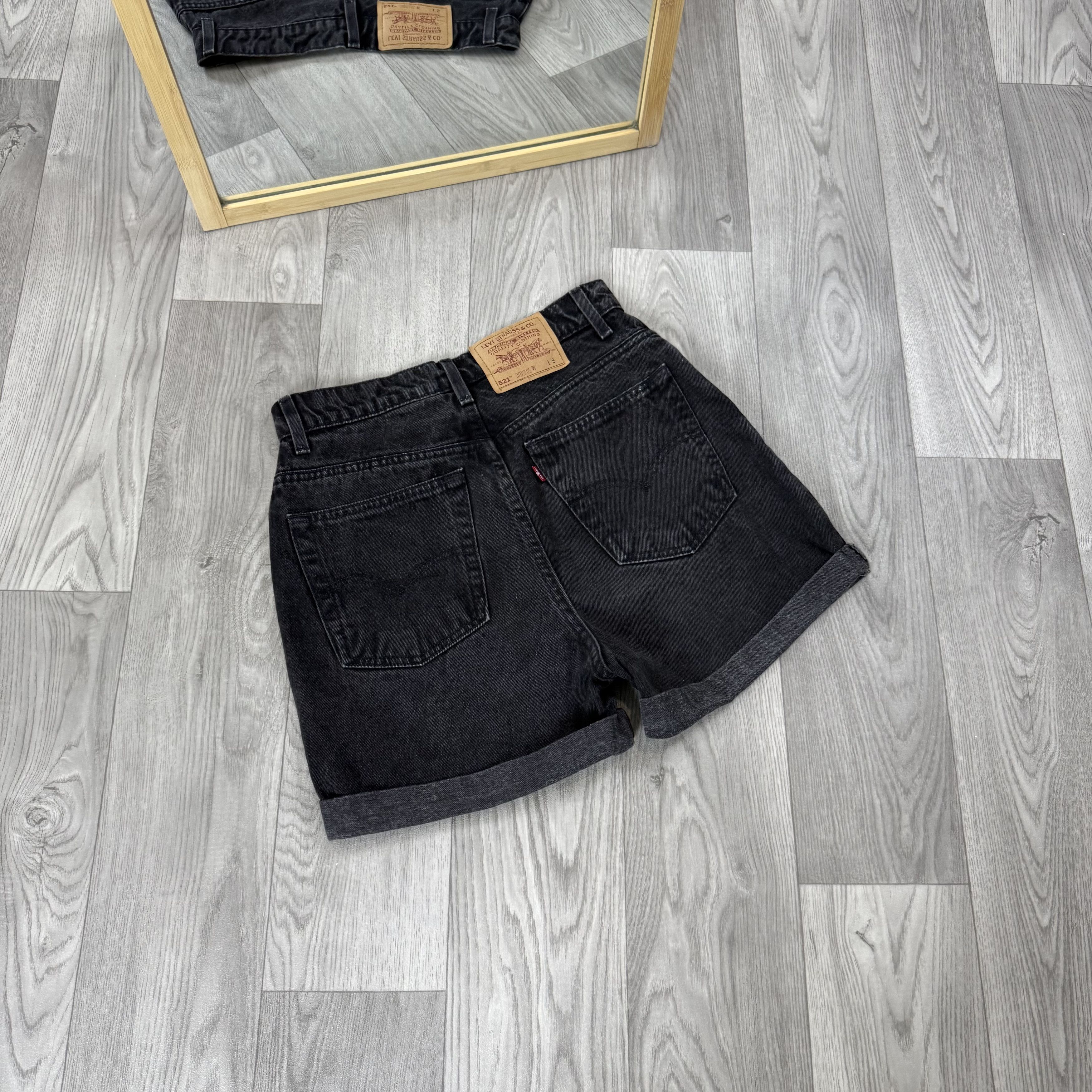 Levi's Vintage Levi's 521 Women's Grey High Rise Denim Mini Shorts Size 26" / US 2 / IT 38 - 3 Thumbnail