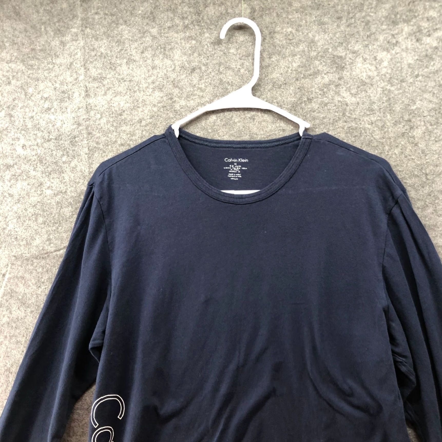 Calvin Klein Calvin Klein Long Sleeve T Shirt Mens M Navy Blue Crewneck Cotton Shirt Mens M Navy Blue Calvin Klein Crewneck Cotton Size US M / EU 48-50 / 2 - 3 Thumbnail