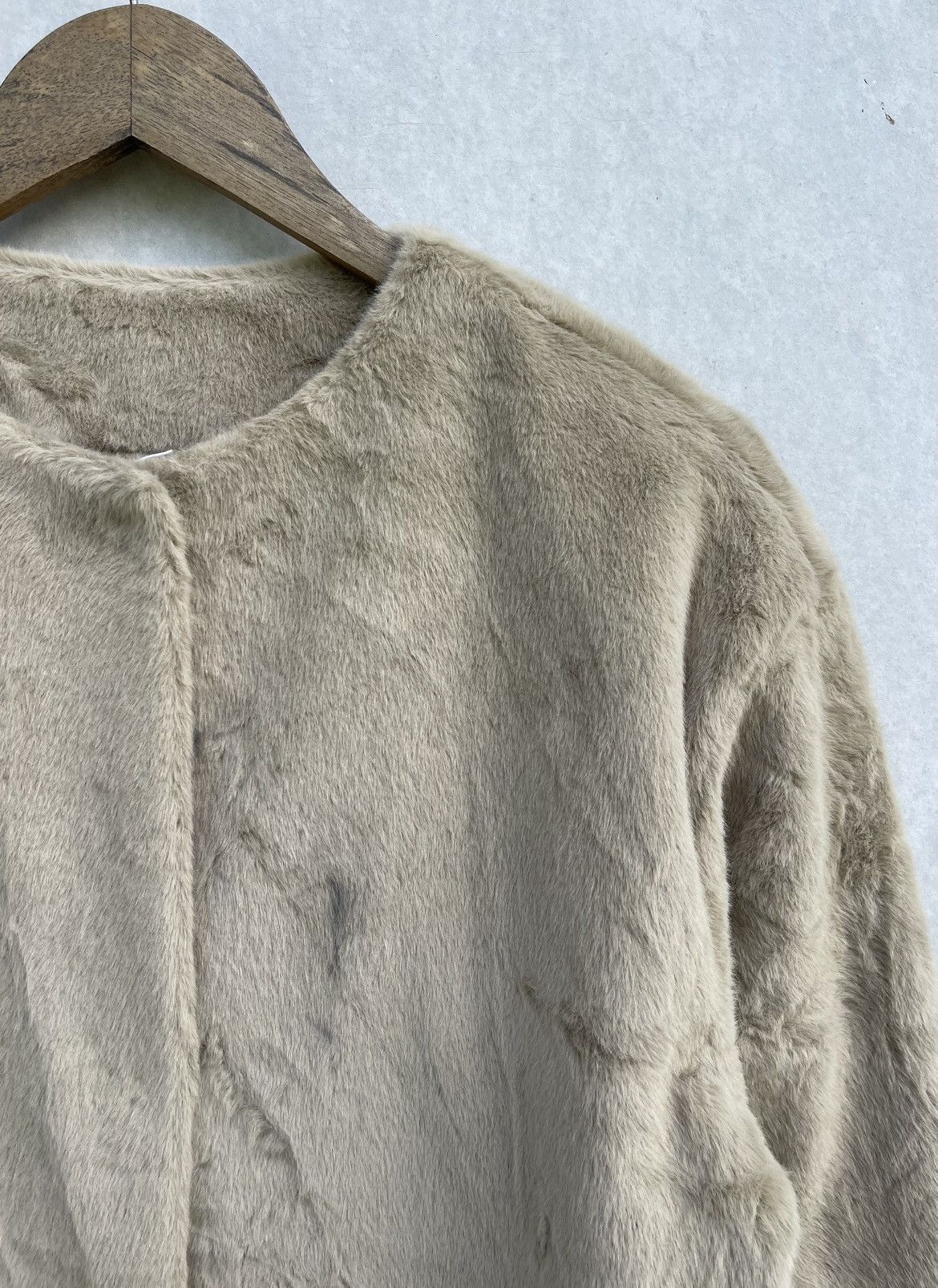 Japanese Brand × Uniqlo UNIQLO WOMEN'S SMOOTH YARN FAUX RABBIT FUR COLLARLESS JACKET Size L / US 10 / IT 46 - 6 Thumbnail