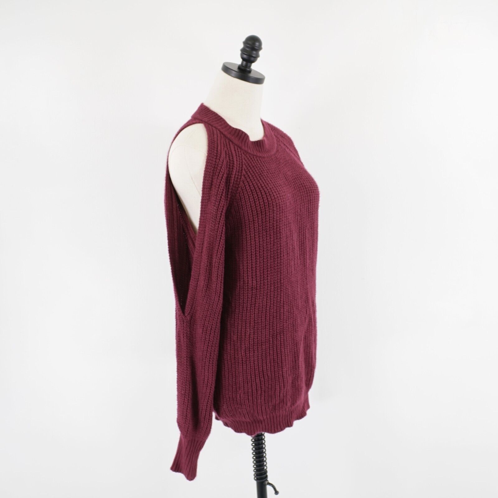 Designer Rue21 Small Purple Acrylic Open Shoulder Knit Sweater Fitted Size S / US 4 / IT 40 - 8 Thumbnail