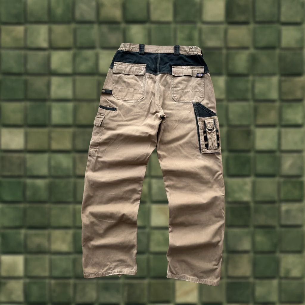 Dickies Dickies Carpenter Cargo Y2K Distressed Beige vintage Pants Size 34 Man L Mens Cargo Pants 34 Beige 90s Streetwear Workwear Vintage Dickies Size US 34 / EU 50 - 1 Thumbnail
