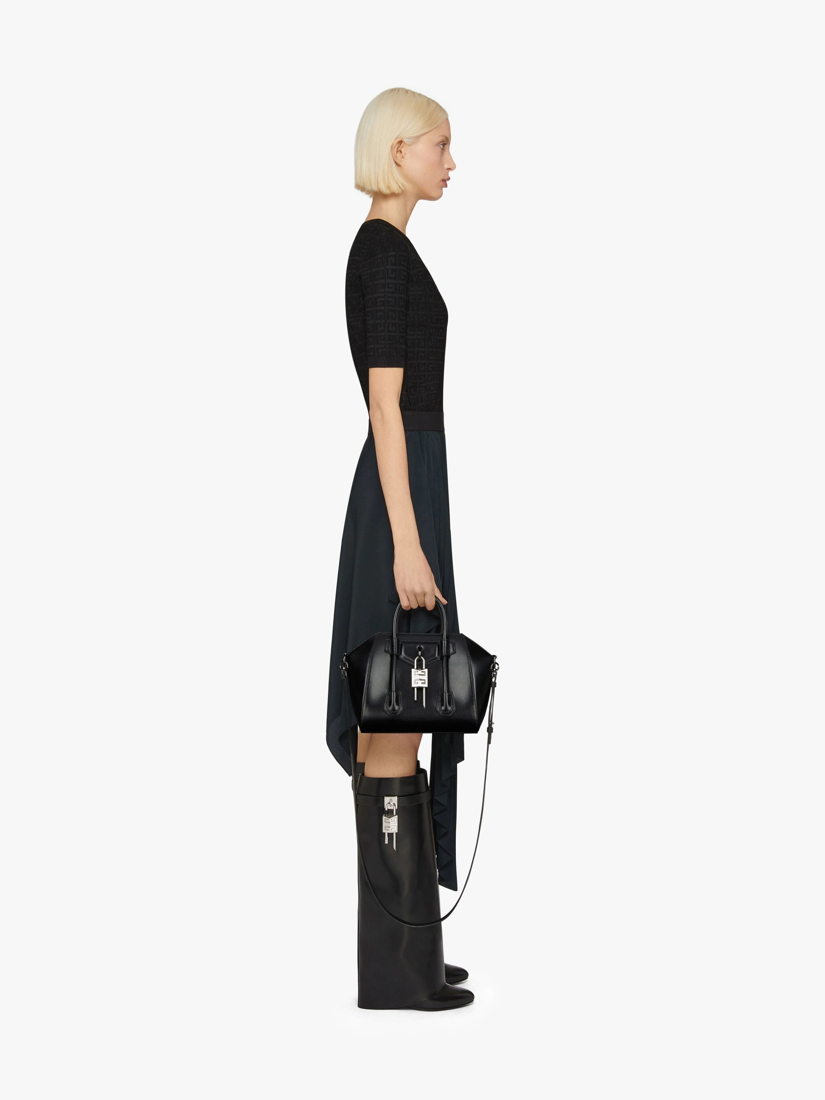 Givenchy o1srvl11e0825 Size: OS / Mini Antigona Lock Bag in Black Size ONE SIZE - 2 Thumbnail