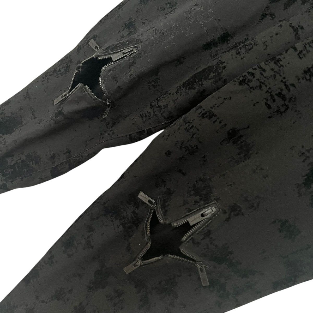 Yohji Yamamoto Yohji Yamamoto flocked cross zip knee trousers Size US 32 / EU 48 - 2 Thumbnail