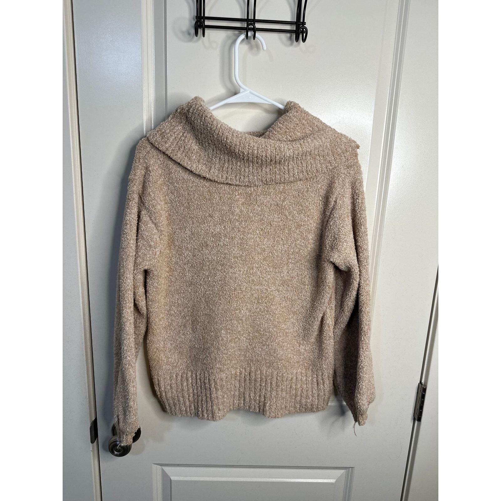 Other Jessica Simpson Tan Cowl Neck Sweater Size XS Size XS / US 0-2 / IT 36-38 - 2 Thumbnail