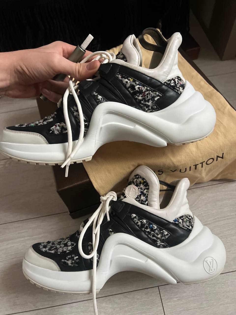 Louis Vuitton Louis Vuitton Tweed Sneakers Size US 11.5 / IT 41.5 - 2 Thumbnail