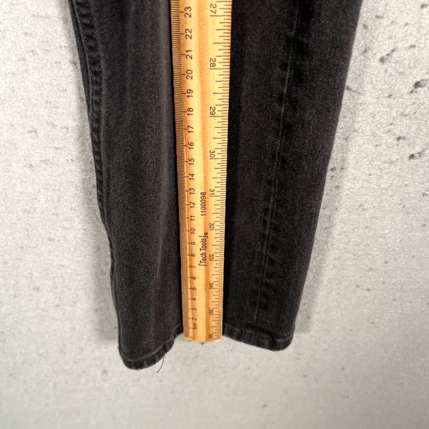 Everlane Everlane Uniform Jeans Mens 28x30 Black Skinny Denim Cotton Blend Stretch 5-Pocket Slim Regular Modernist Jeans Mens Slim Black 28W 28Inseam Size US 28 / EU 44 - 6 Thumbnail