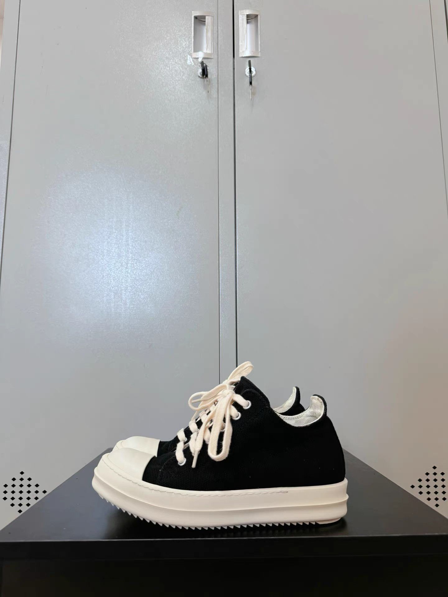 Rick Owens Rick Owens Drkshdw low-top Converse sneakers Size US 5 / IT 35 - 7 Thumbnail