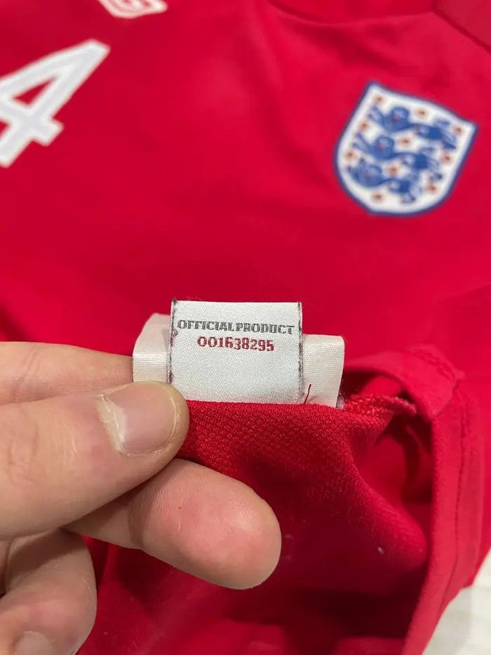 Umbro Umbro England 2010 2012 Away Gerrard #4 Shirt Soccer Jersey Size US S / EU 44-46 / 1 - 10 Thumbnail