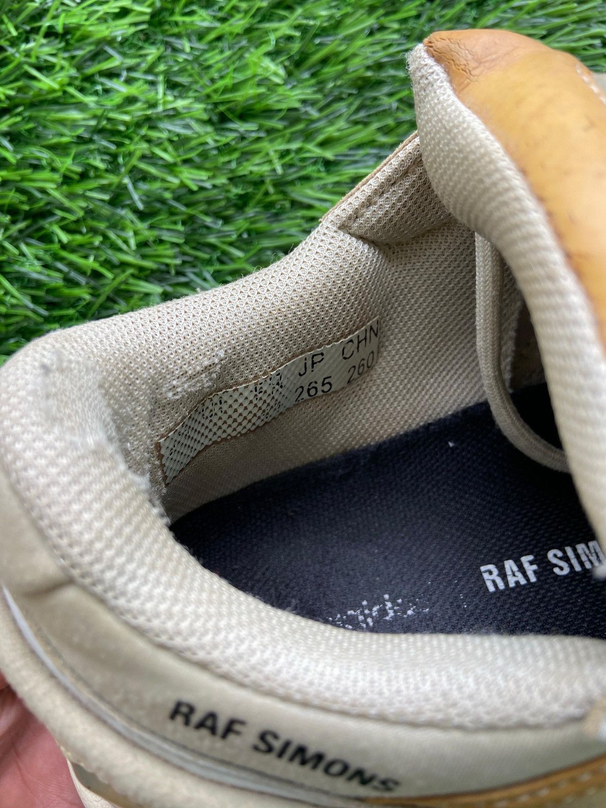 Adidas × Raf Simons Adidas Raf Simons Ozweego Bunny Cream 2017 Size US 8.5 / EU 41-42 - 14 Thumbnail