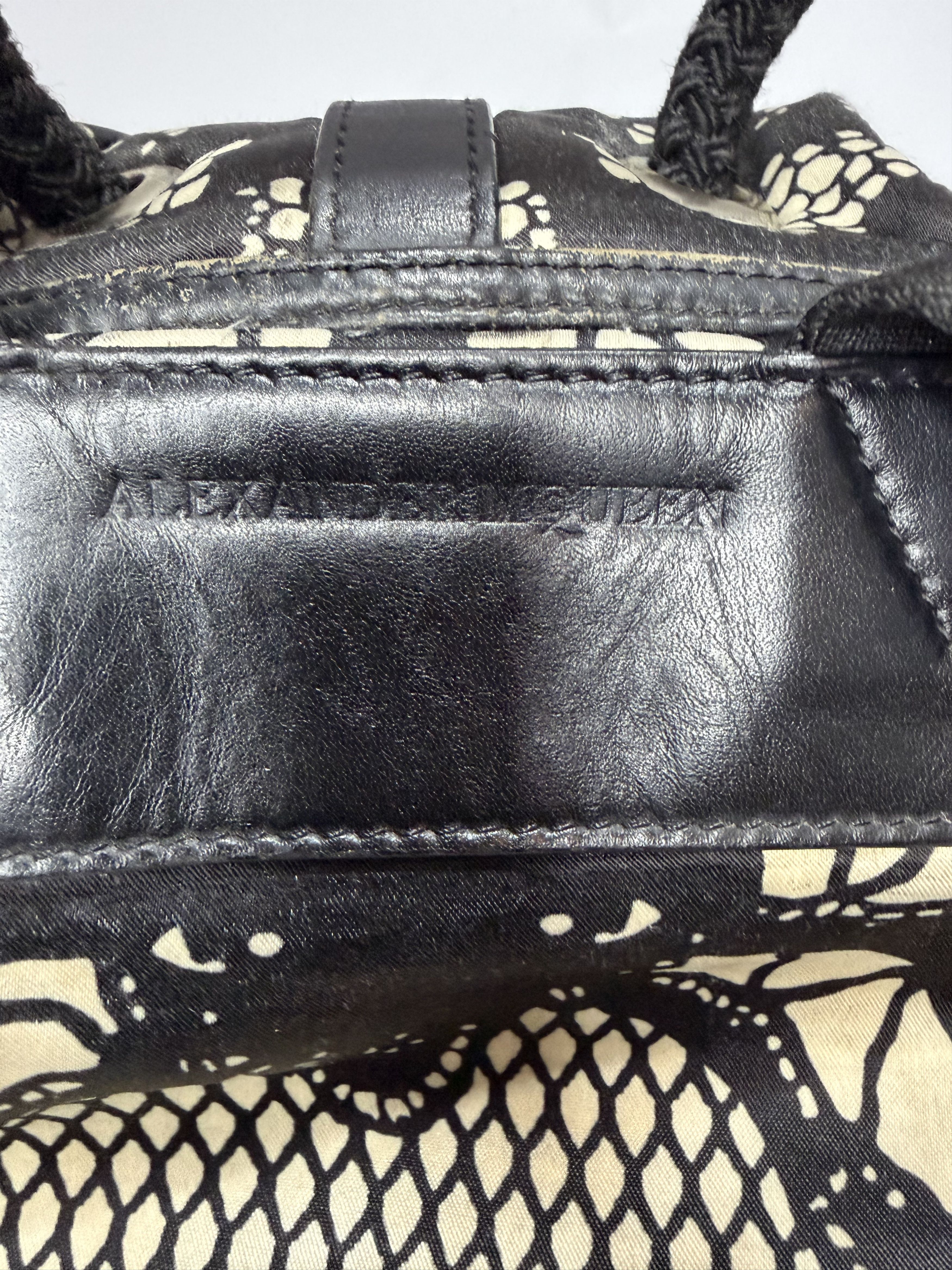 Alexander McQueen Alexander McQueen Satin Skull & Lace Backpack Size ONE SIZE - 7 Thumbnail