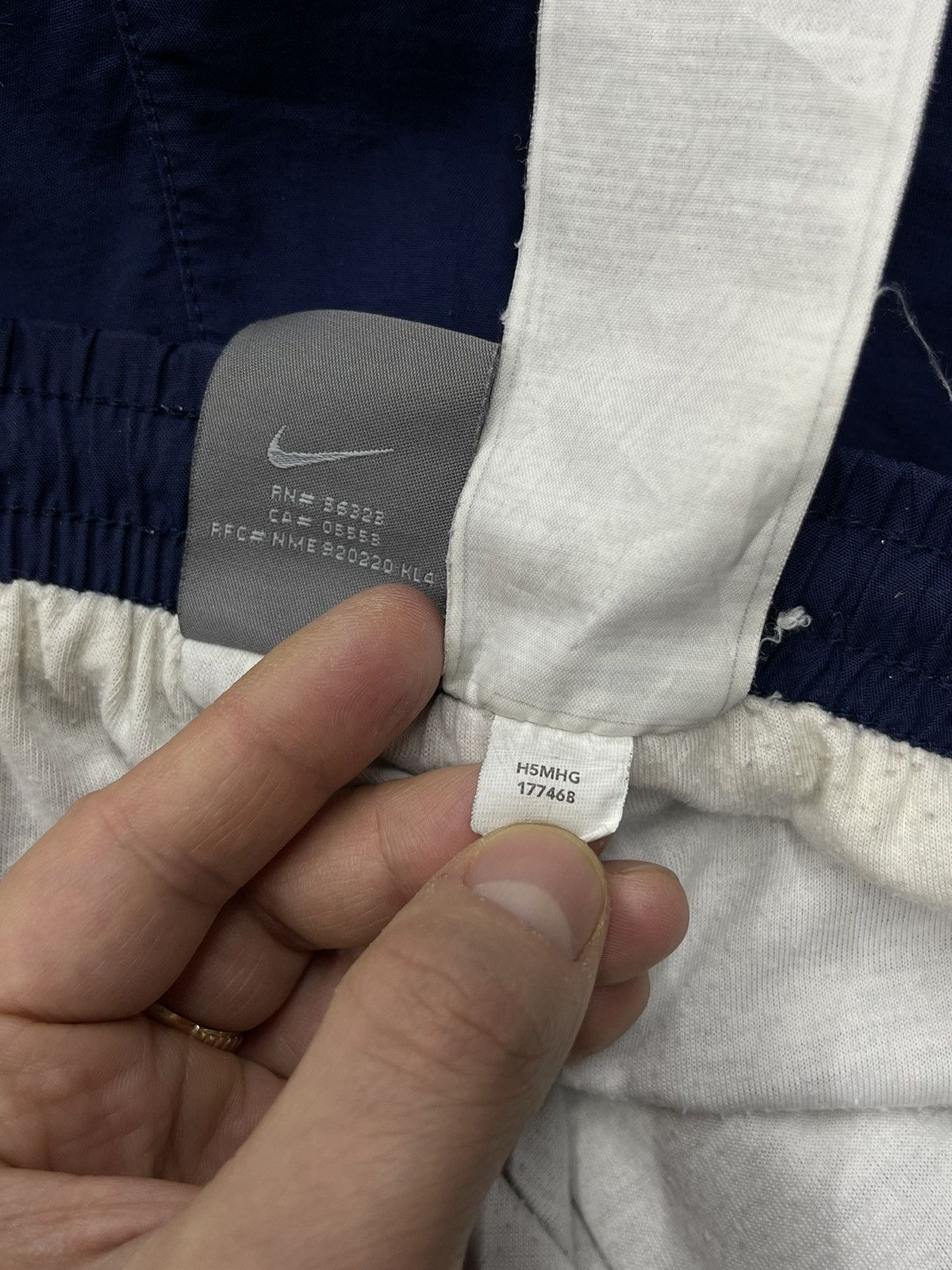 Nike Vintage Nike Nylon Navy Sweatpants Dense Drill Y2K ACG TN Size US 36 / EU 52 - 10 Thumbnail