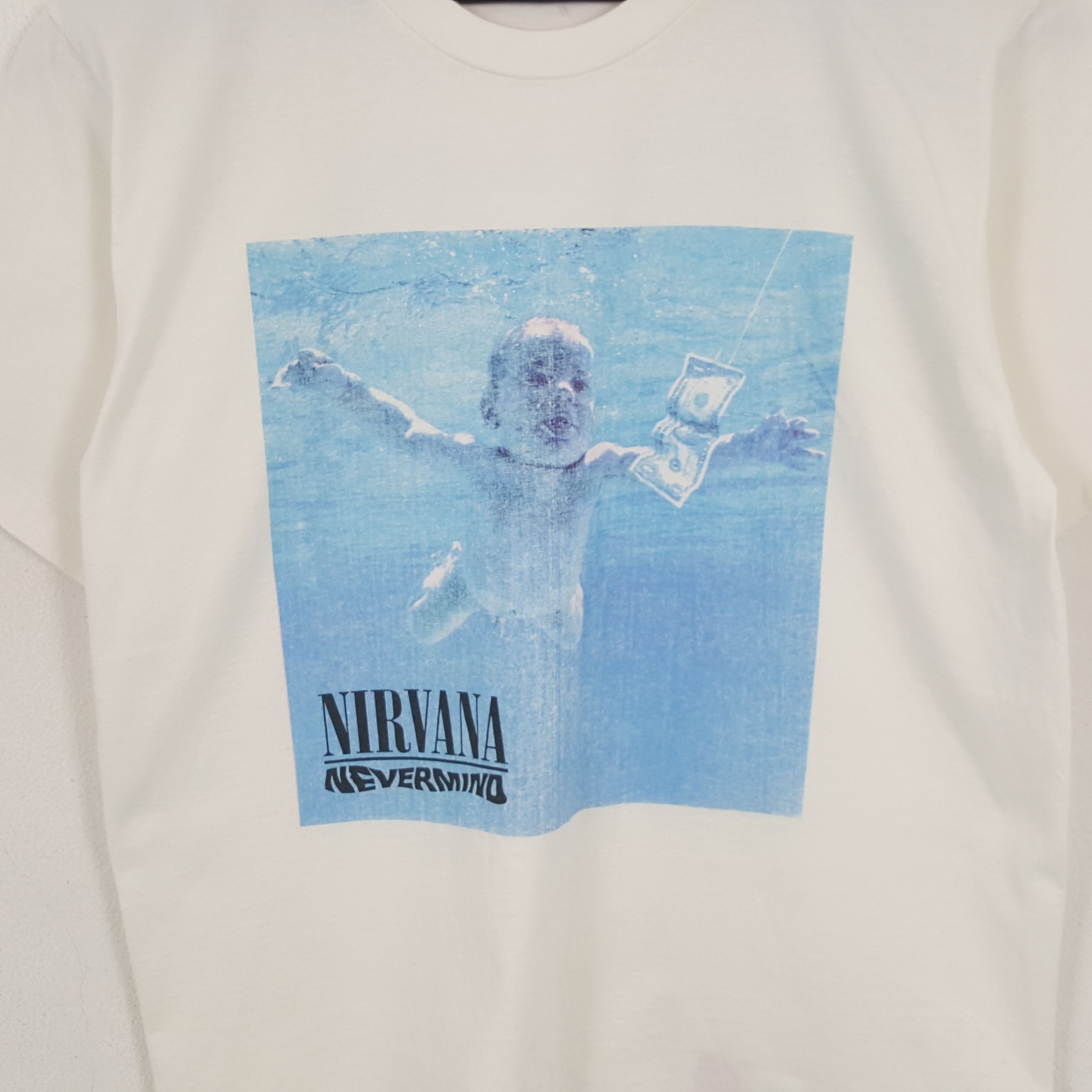 Band Tees NIRVANA NEVERMIND Rock Band Music Tshirt Size US M / EU 48-50 / 2 - 2 Thumbnail