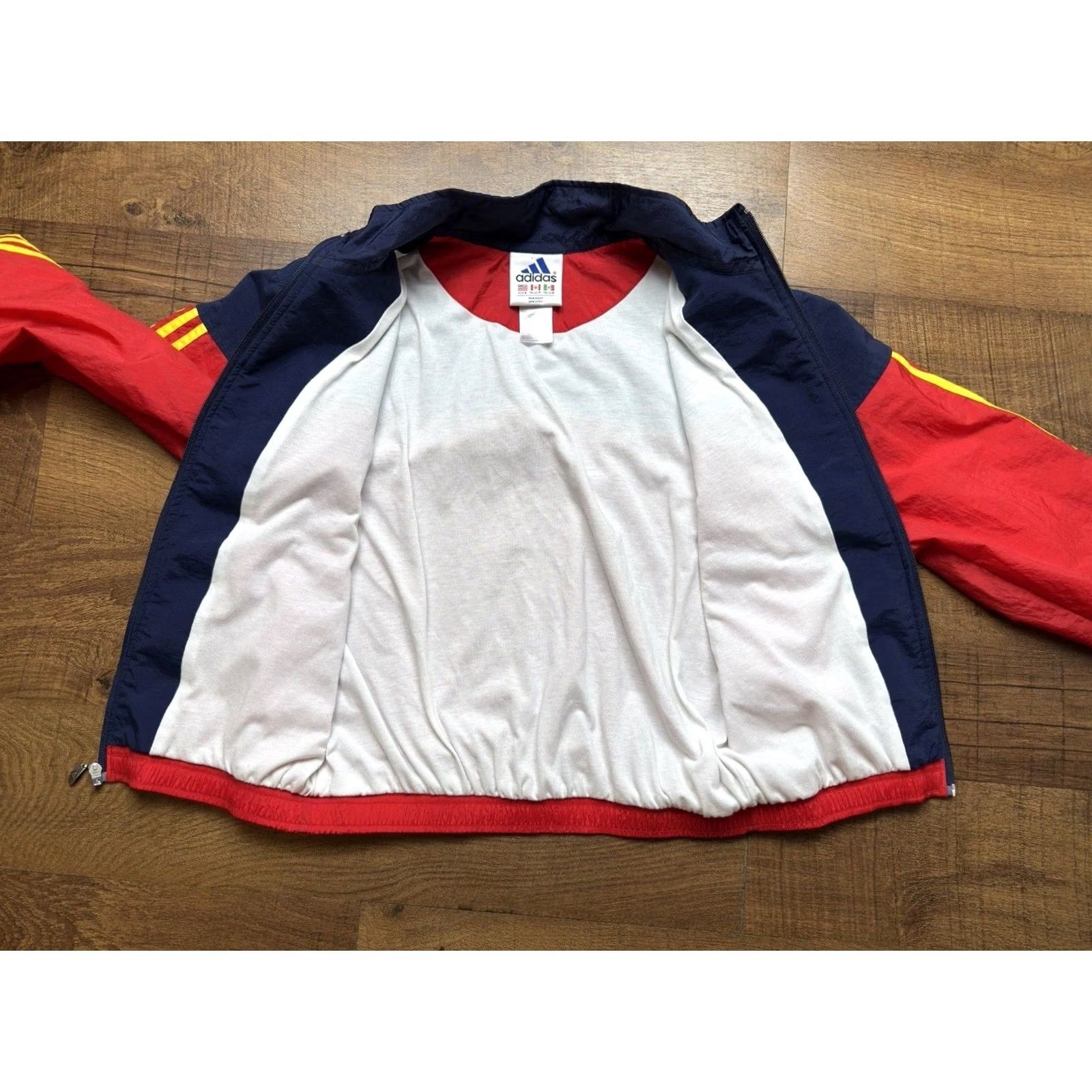 Adidas VINTAGE adidas 3 Stripe Full Zip Up Windbreaker Jacket Mens Small Red / Blue Size US S / EU 44-46 / 1 - 7 Thumbnail