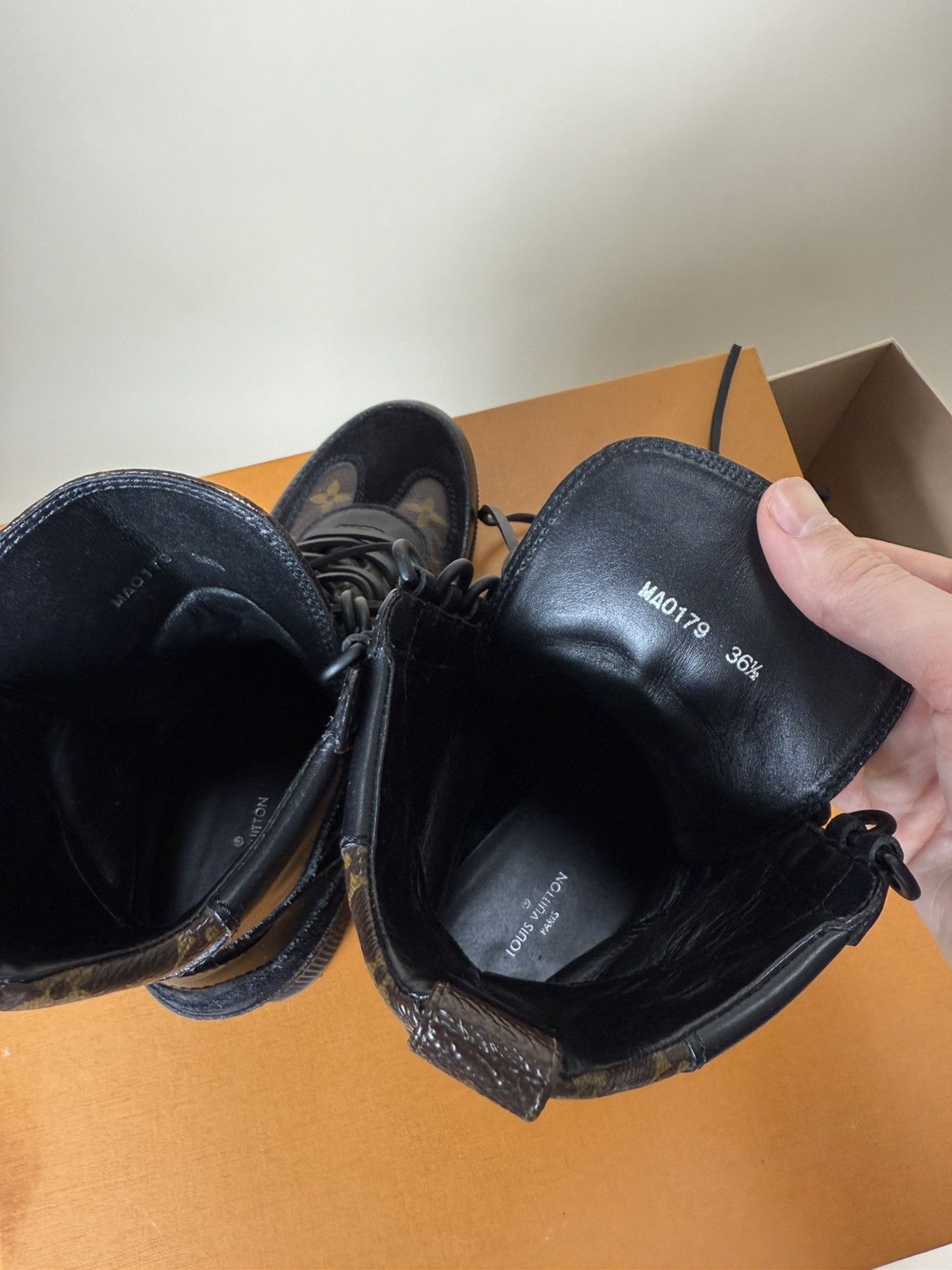 Louis Vuitton Women’s Louis Vuitton Laureate Platform Desert Boots sz36.5 Size US 6.5 / IT 36.5 - 12 Thumbnail
