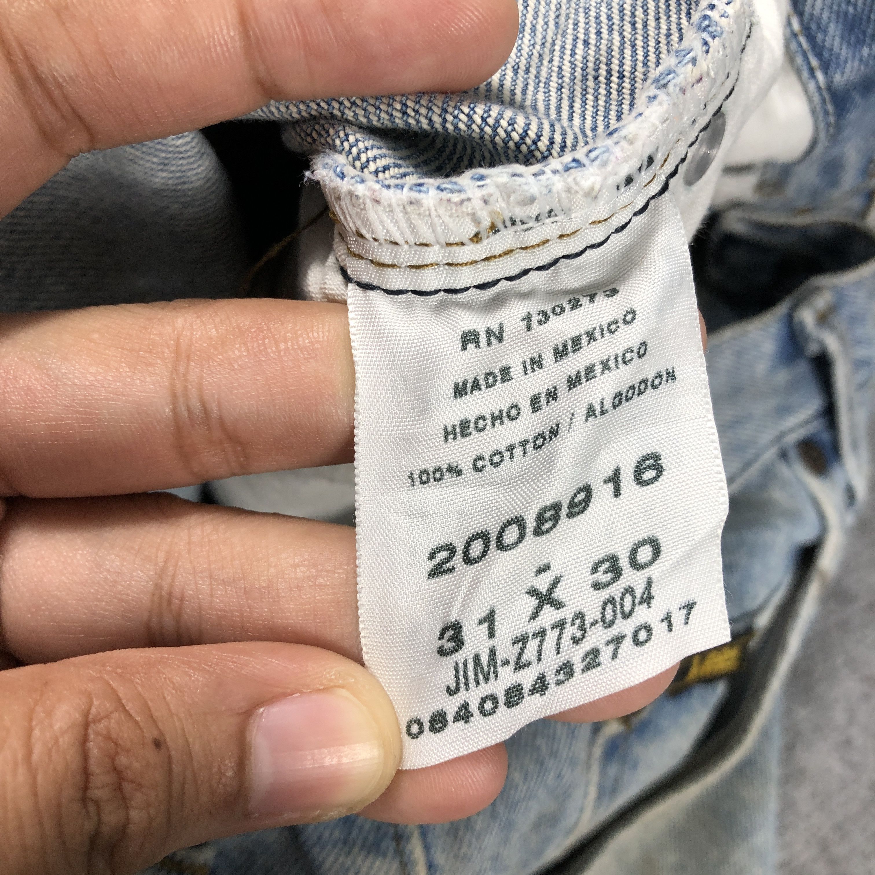 Lee × Vintage Vintage Lee Light Blue Wash Jeans Dirty L797 Size US 32 / EU 48 - 8 Thumbnail
