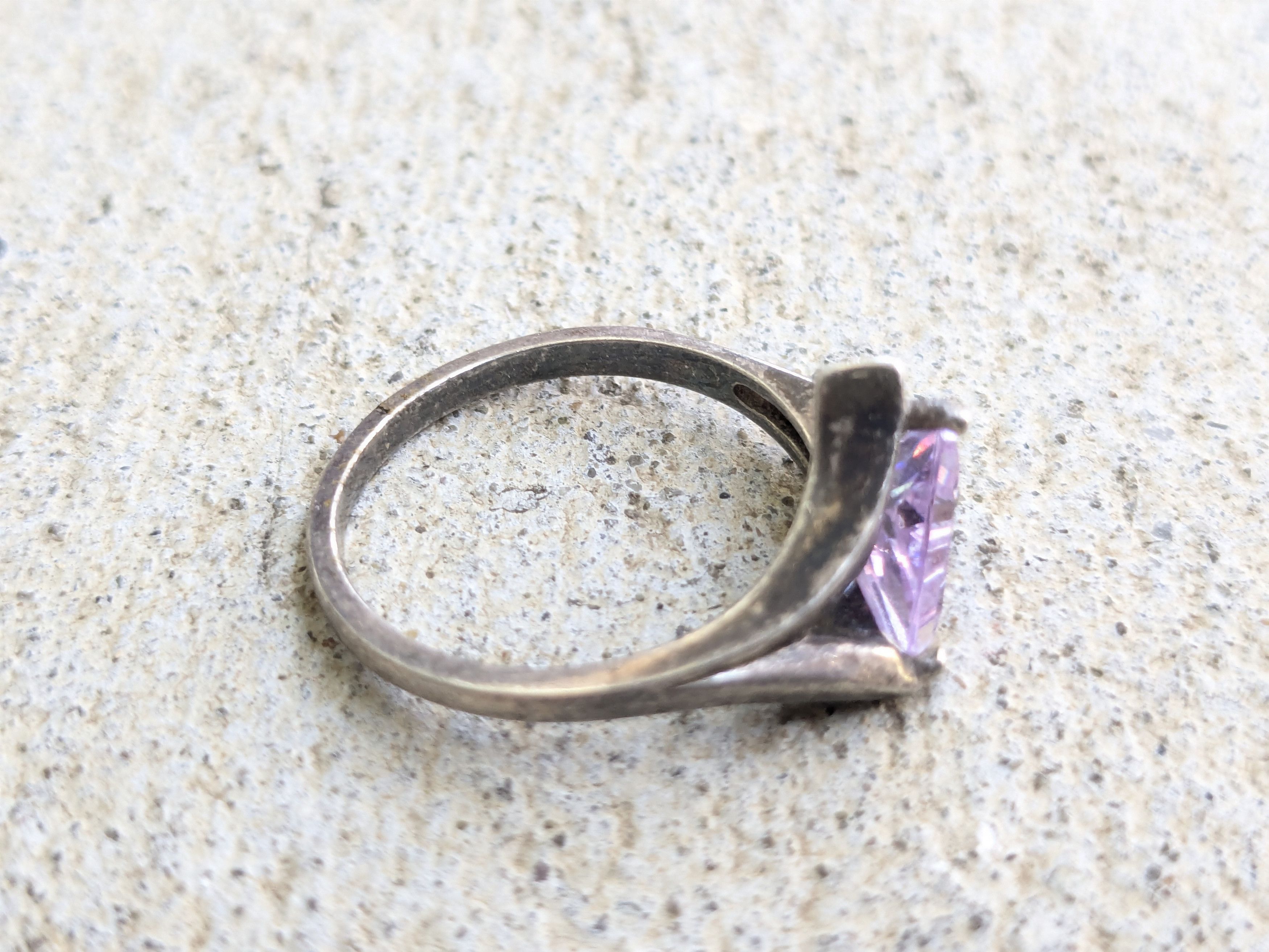 Jewelry × Sterling Silver × Vintage Sterling Silver Ring Lavender Purple CZ Triangle Faceted 8 Size ONE SIZE - 7 Thumbnail
