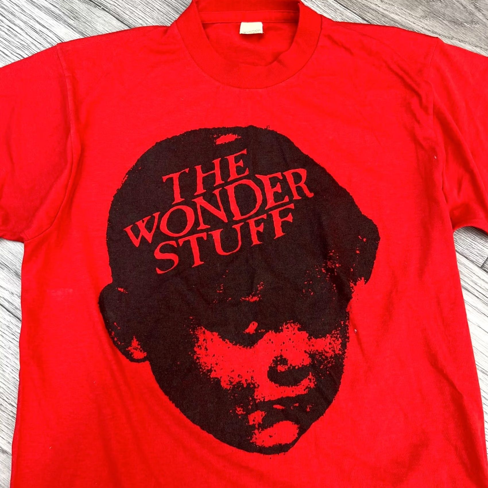 Vintage VINTAGE THE WONDER STUFF Debut Single Unbearable Promo T-Shirt Screen Stars Mens Adult L Red Music Shirt Size US L / EU 52-54 / 3 - 2 Thumbnail