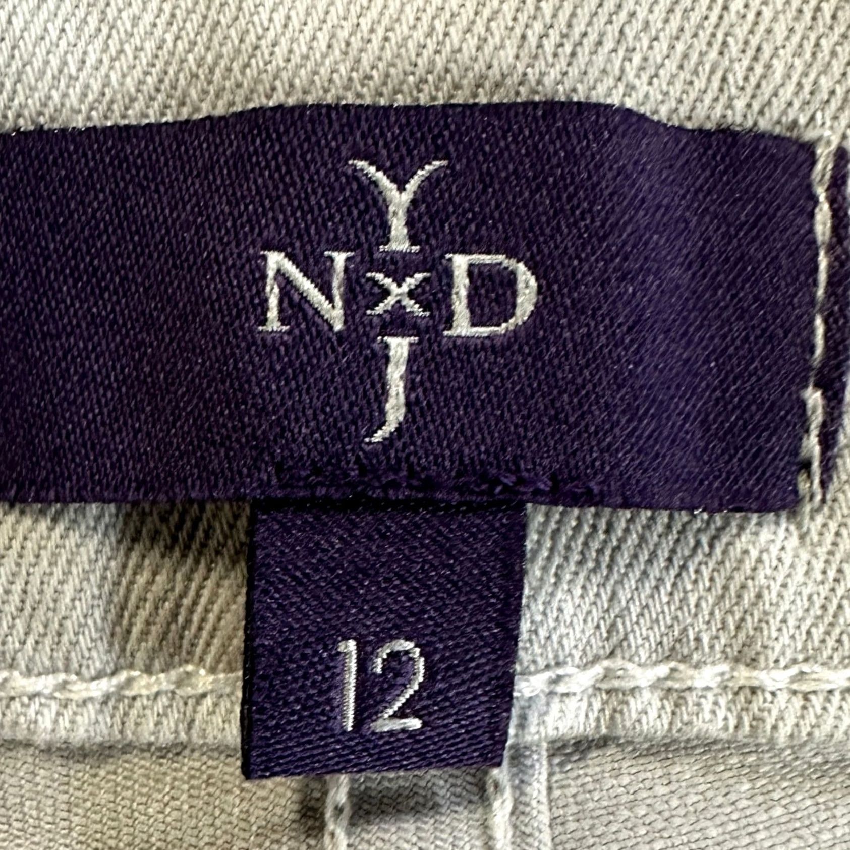 NYDJ VINTAGE? No. NYDJ Karen Jeans Capri Womens 12 Light Gray Cropped Stretch Slimming Fit NEW Size 34" / US 12 / IT 48 - 3 Thumbnail