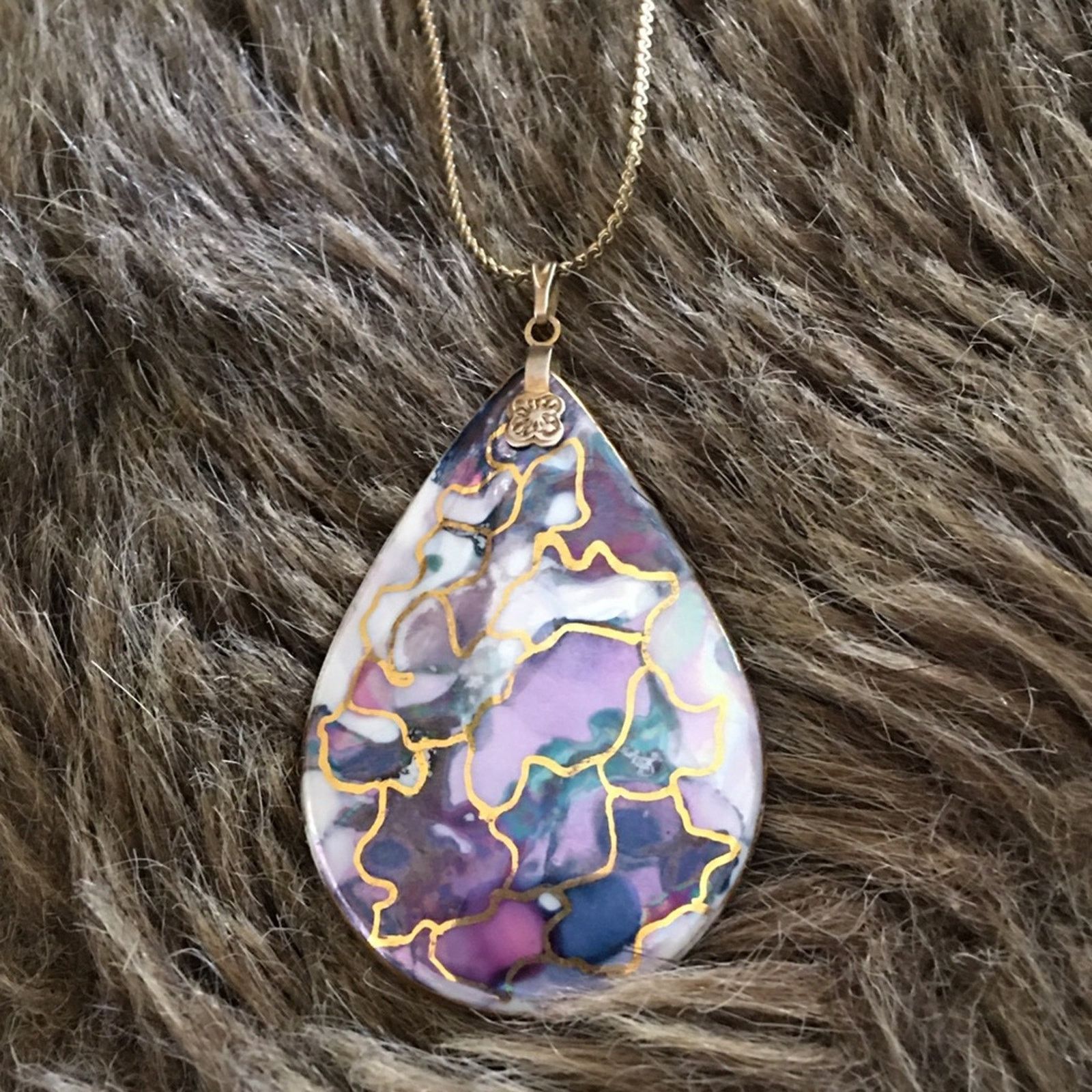 Vintage Vintage hand painted ceramic pendant on chain Size ONE SIZE - 6 Thumbnail