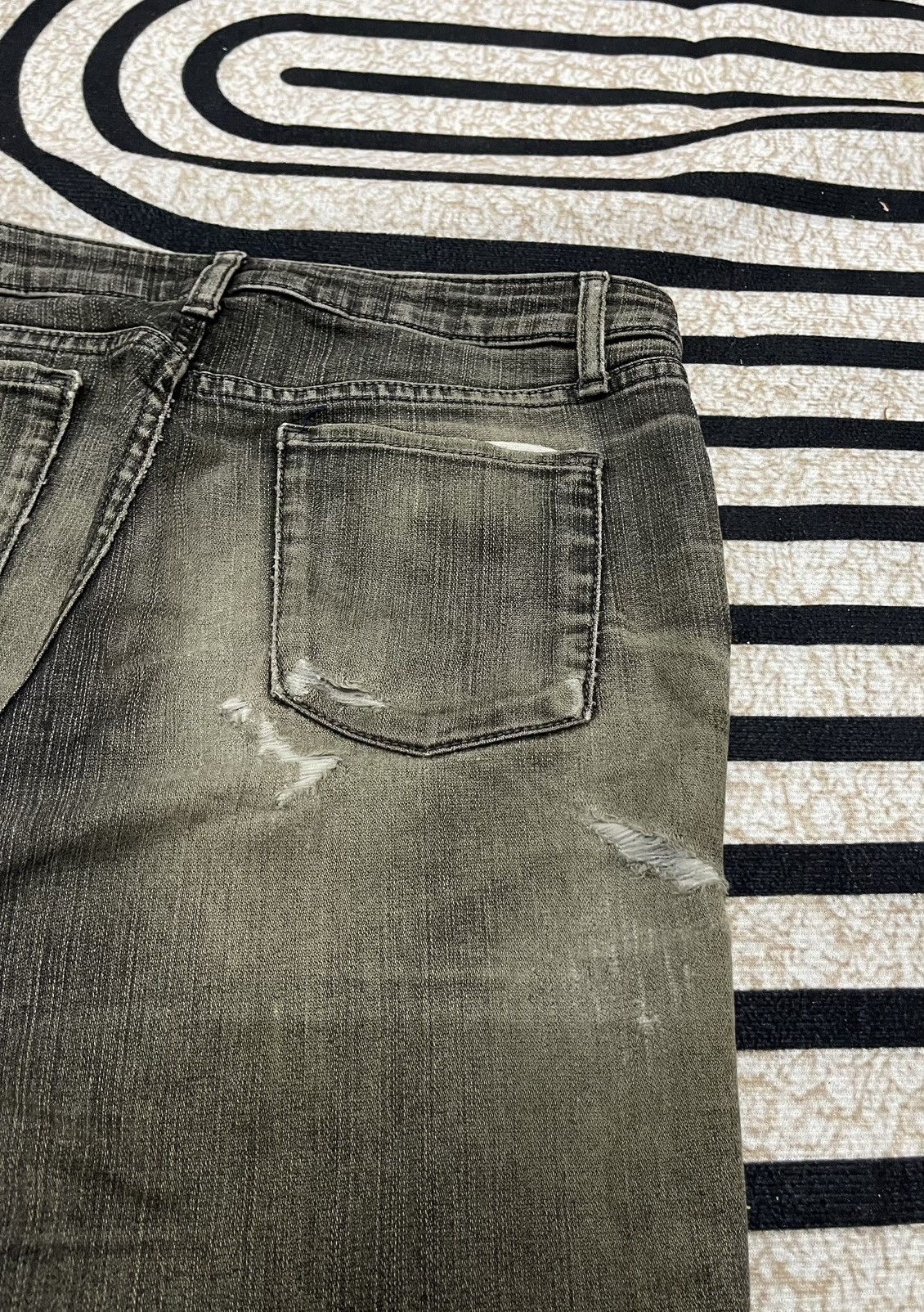 If Six Was Nine 2000s IFSIXWASNINE INSPIRED DISTRESSED FLARE JEANS Size US 30 / EU 46 - 14 Thumbnail