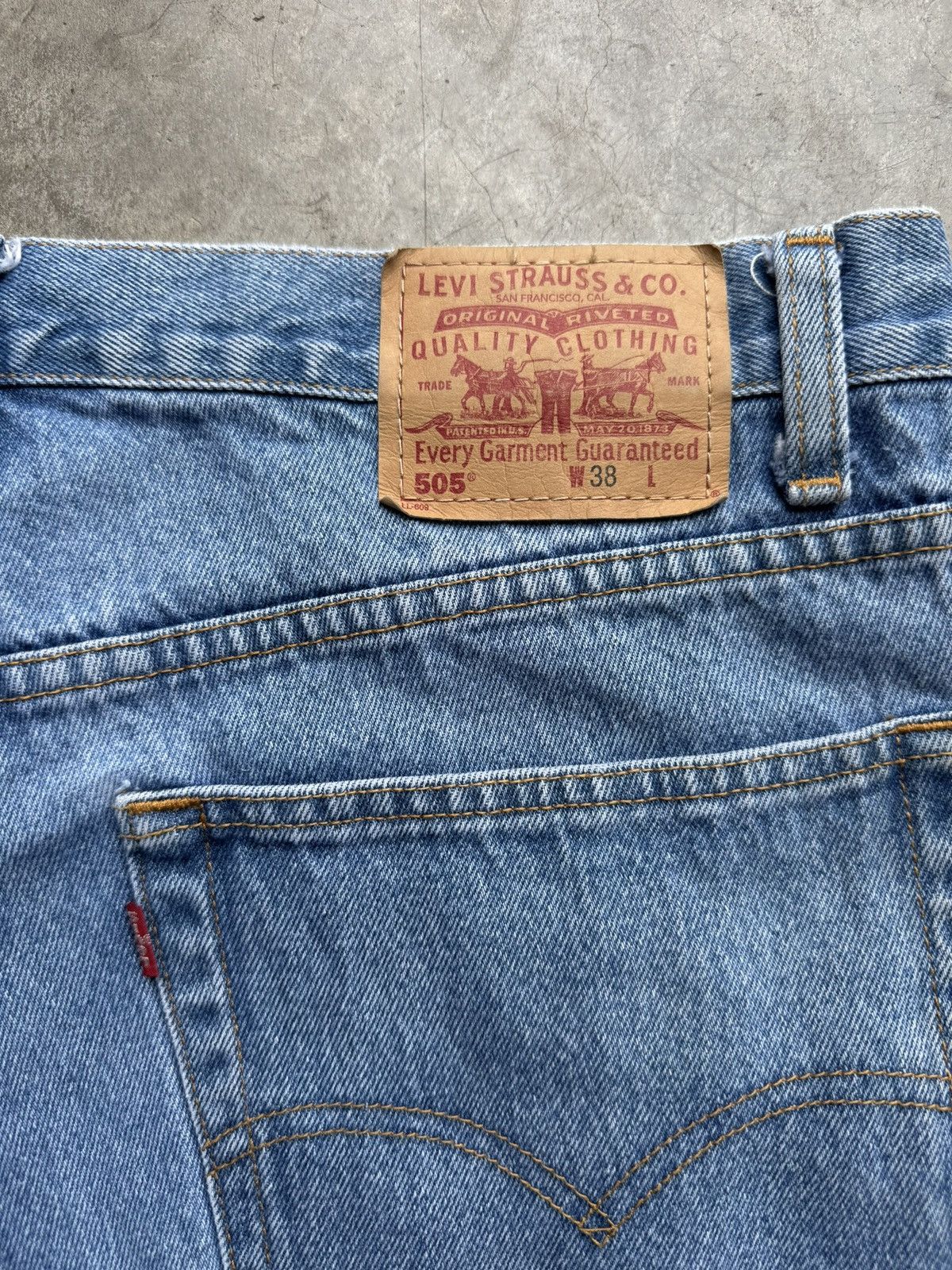 Levi's Vintage 90’s/00’s Levi’s 505 Baggy Denim Skater Jorts Size US 36 / EU 52 - 2 Thumbnail