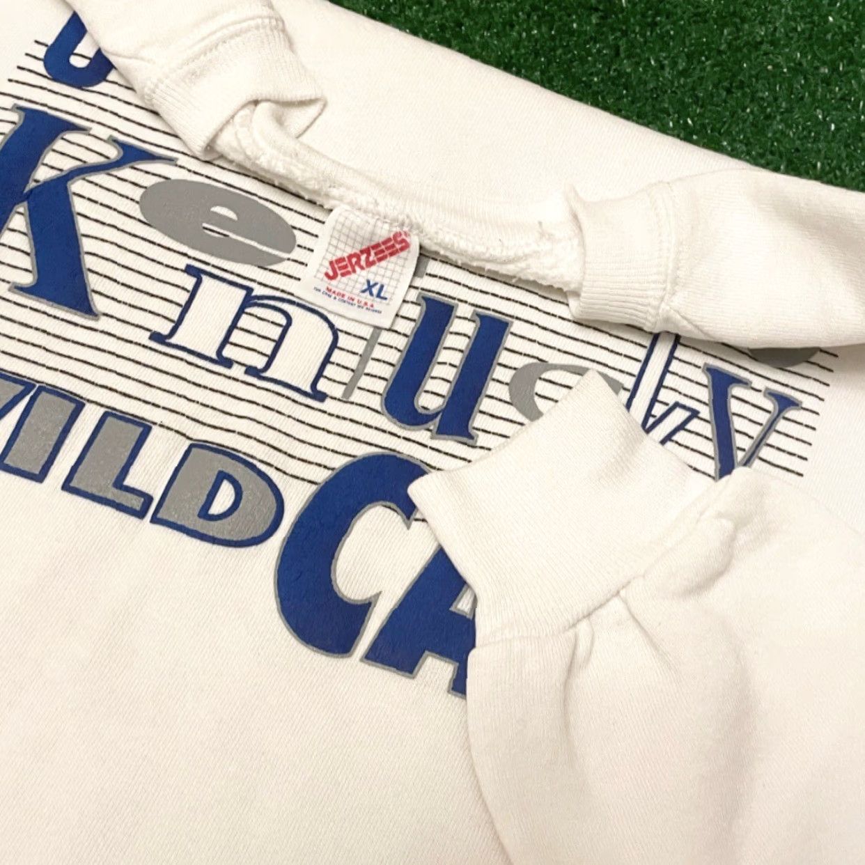 Vintage VINTAGE University Of Kentucky Wildcats VTG Crewneck Sweater Mens XL White 90s 80s College Sports Pullover Mens XL Size US XL / EU 56 / 4 - 2 Thumbnail