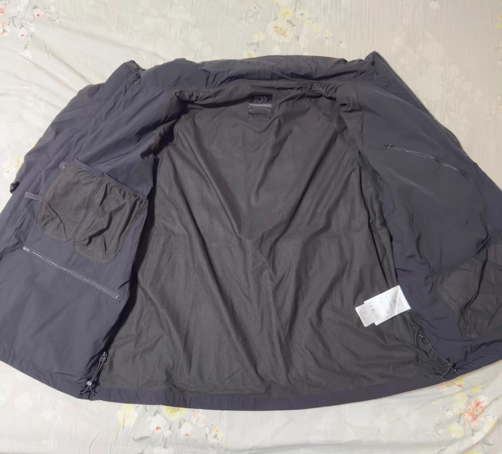DAIWA Daiwa pier39 22ss Waterproof Hooded M Black Jacket Size US M / EU 48-50 / 2 - 4 Thumbnail