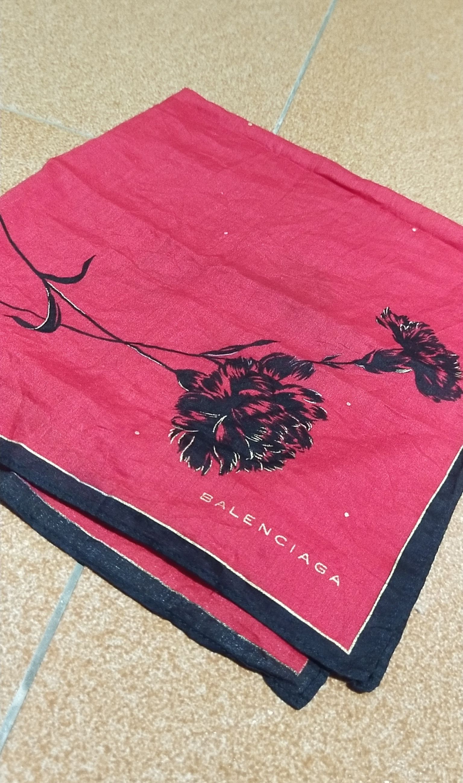 Balenciaga Final Drop Balenciaga Handkercief Size ONE SIZE - 1 Thumbnail