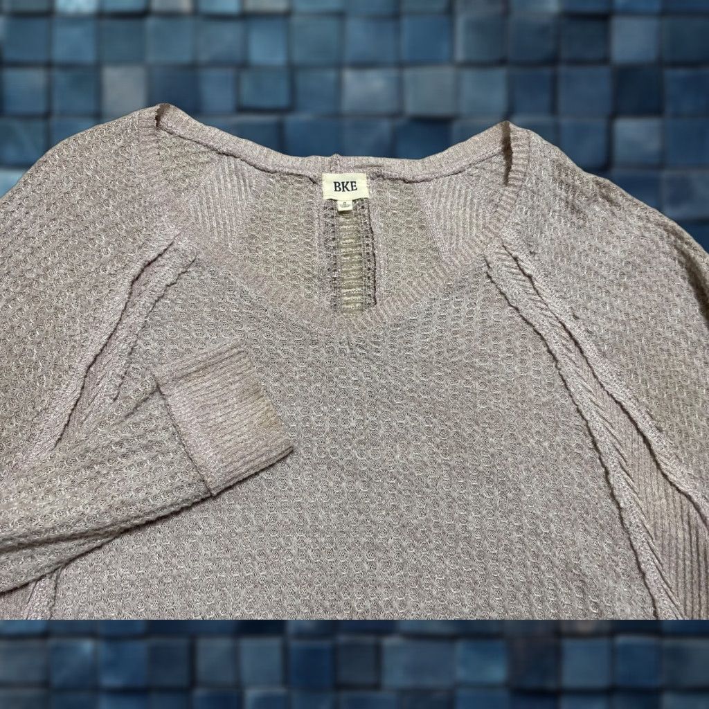 BKE BKE Womens Small Sweater Top Scoop Neck Long Sleeve Knit Rayon Light Pink Blouse Knit Lightweight Basic Classic Casual Shirt Mens? Size S / US 4 / IT 40 - 1 Thumbnail