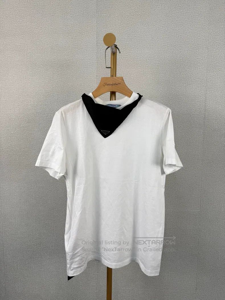 Prada Prada Black triangle scarf decoration round neck short-sle Size XS / US 0-2 / IT 36-38 - 1 Thumbnail