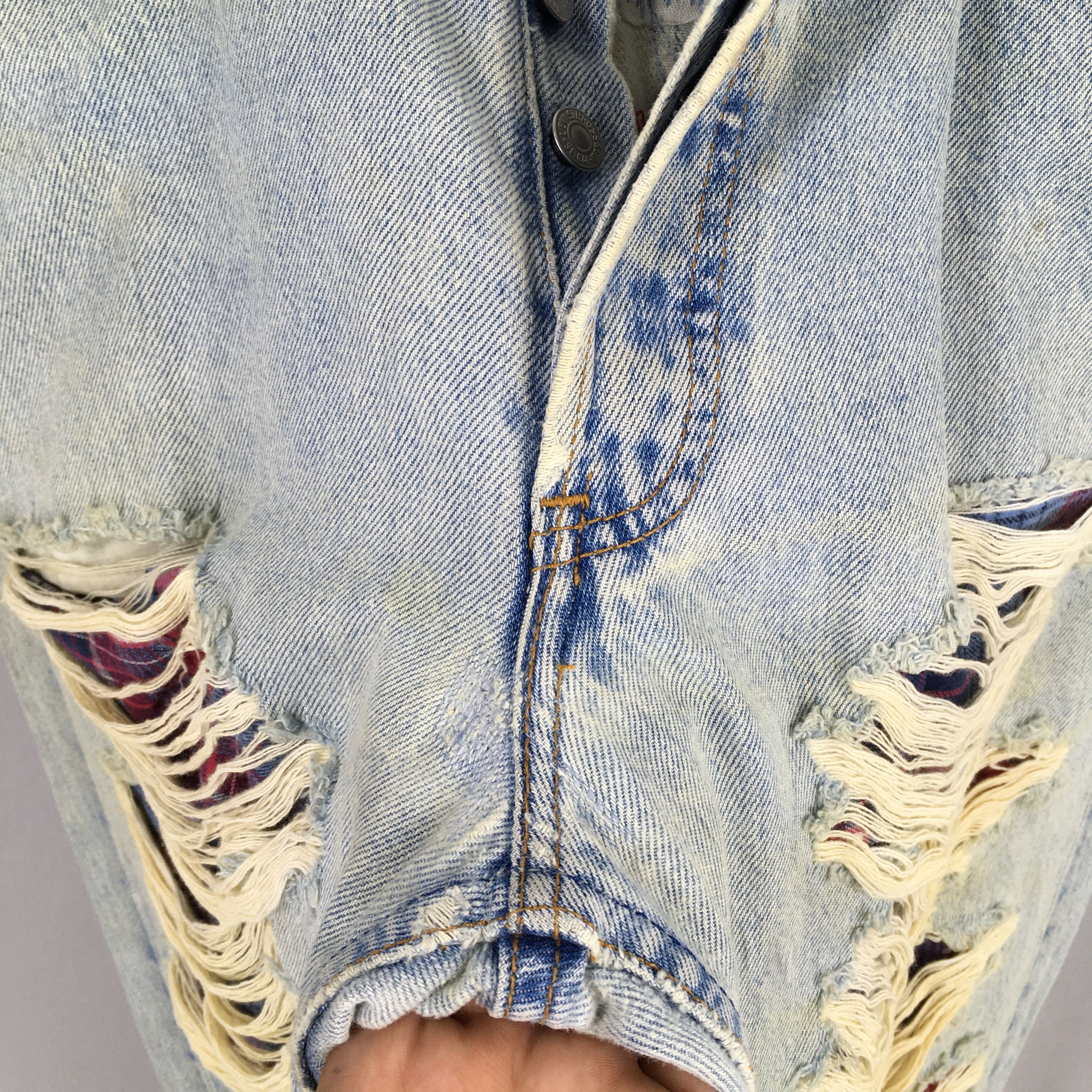 Levi's Size 30x31.5 Vintage 90s Levi's 501 Faded Blue Jeans S562 Size US 30 / EU 46 - 7 Thumbnail