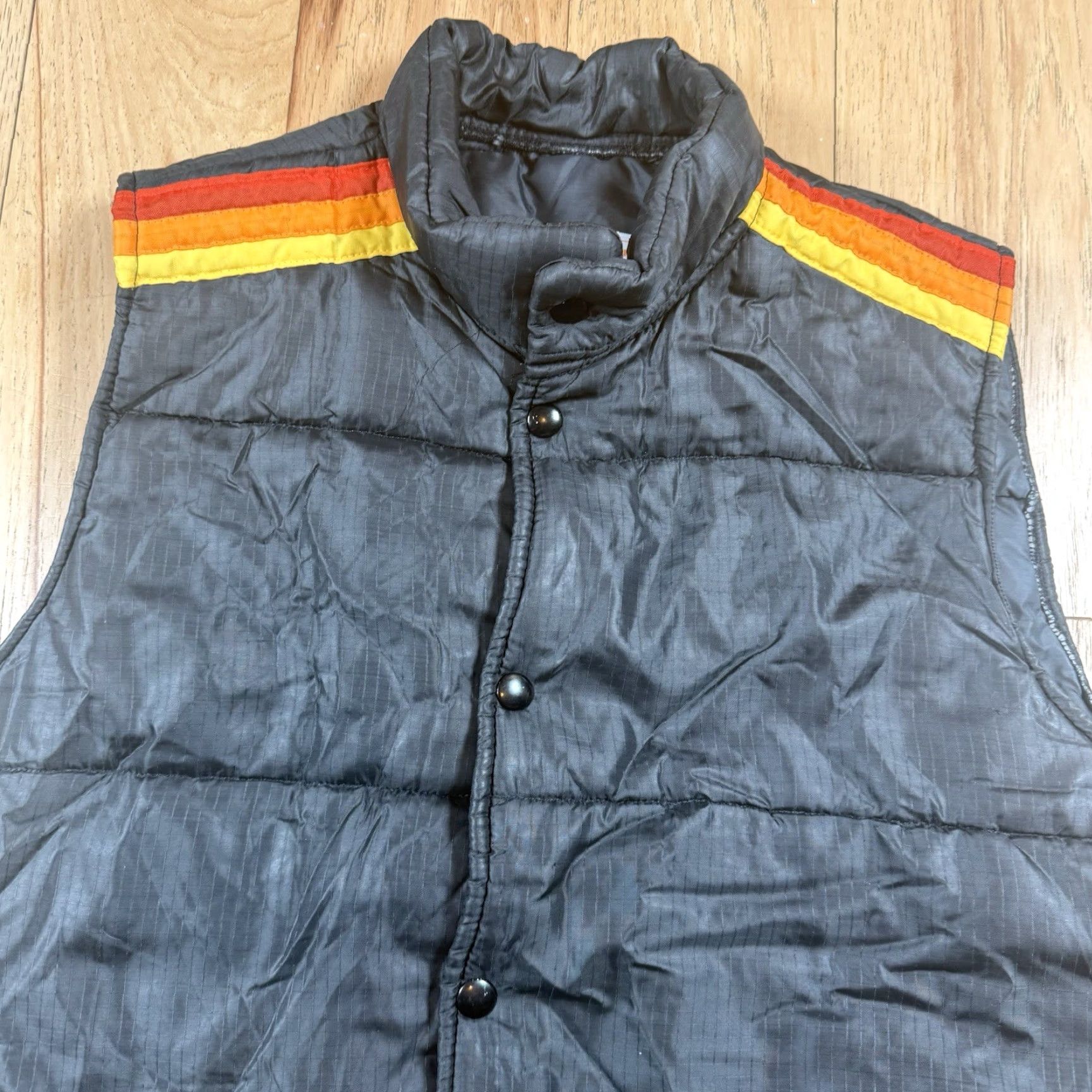 CLOSED VTG Bombardier Puffer Vest Mens Large Black Button Close Orange Stripe USA Made Vest Mens Large Black USA Striped Nylon Puffer Jacket Size US L / EU 52-54 / 3 - 3 Thumbnail