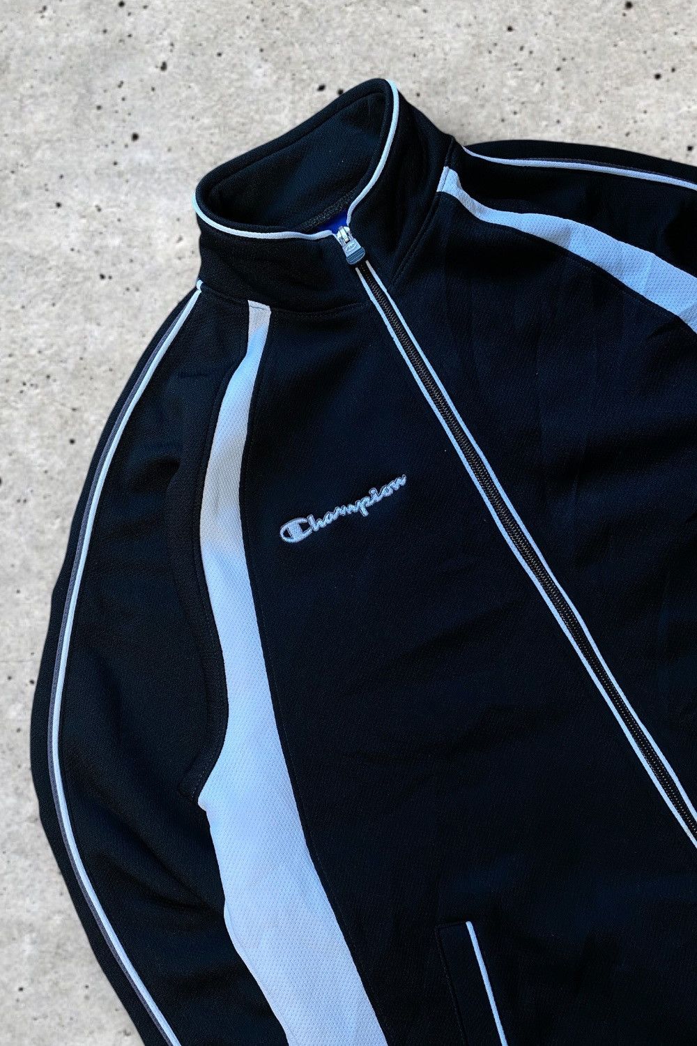Champion Champion Vintage Track Jacket M Black Tracksuit Weste Men‘s Size US M / EU 48-50 / 2 - 2 Thumbnail