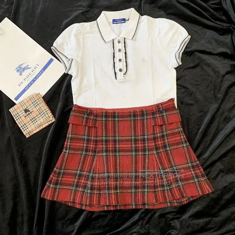 Burberry Burberry Red Wool Plaid Mini Skirt. Size 28" / US 6 / IT 42 - 4 Thumbnail