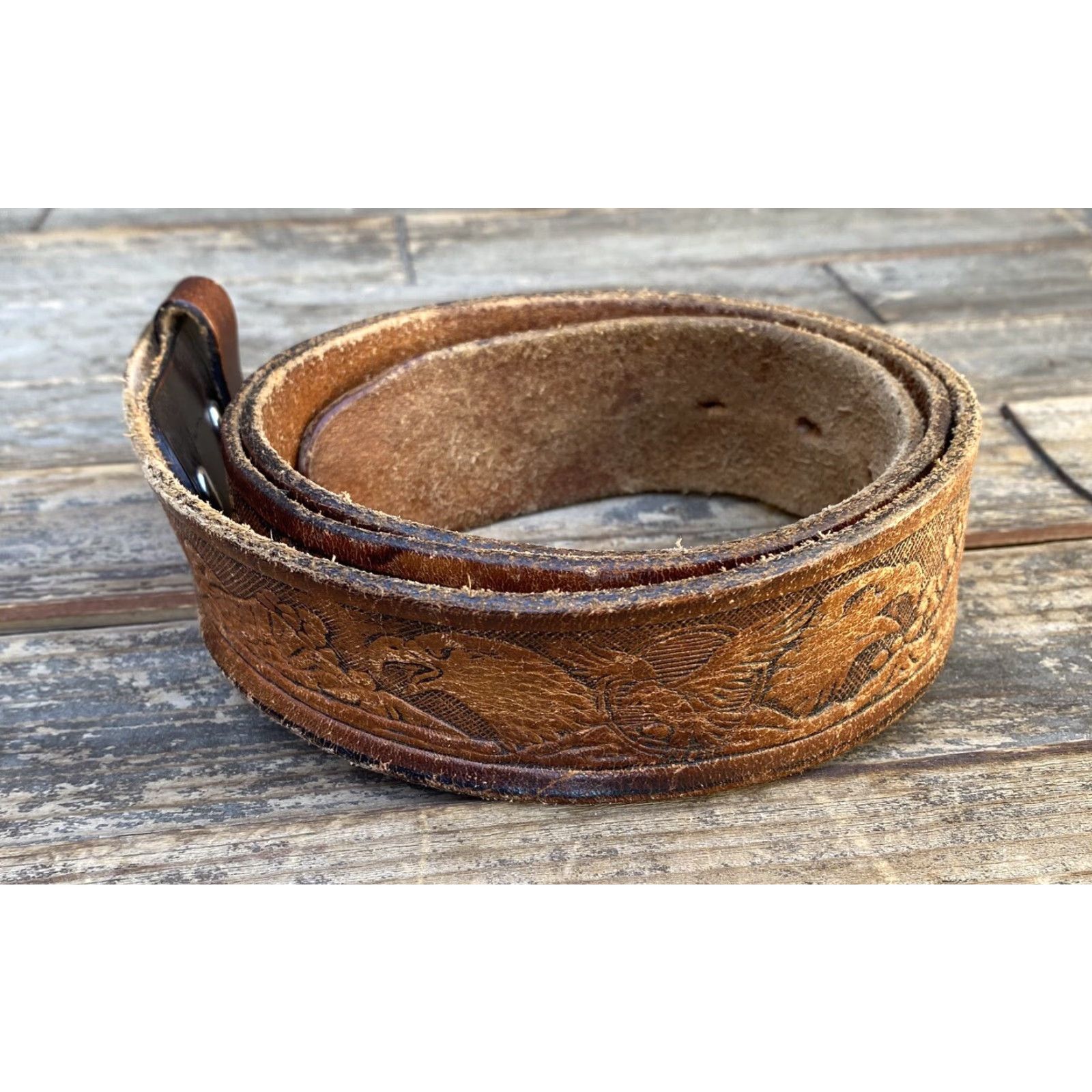 Vintage VINTAGE Tooled Stamped Leather Belt Eagle Nature Mountains Cowboy Western Biker Size ONE SIZE - 7 Thumbnail