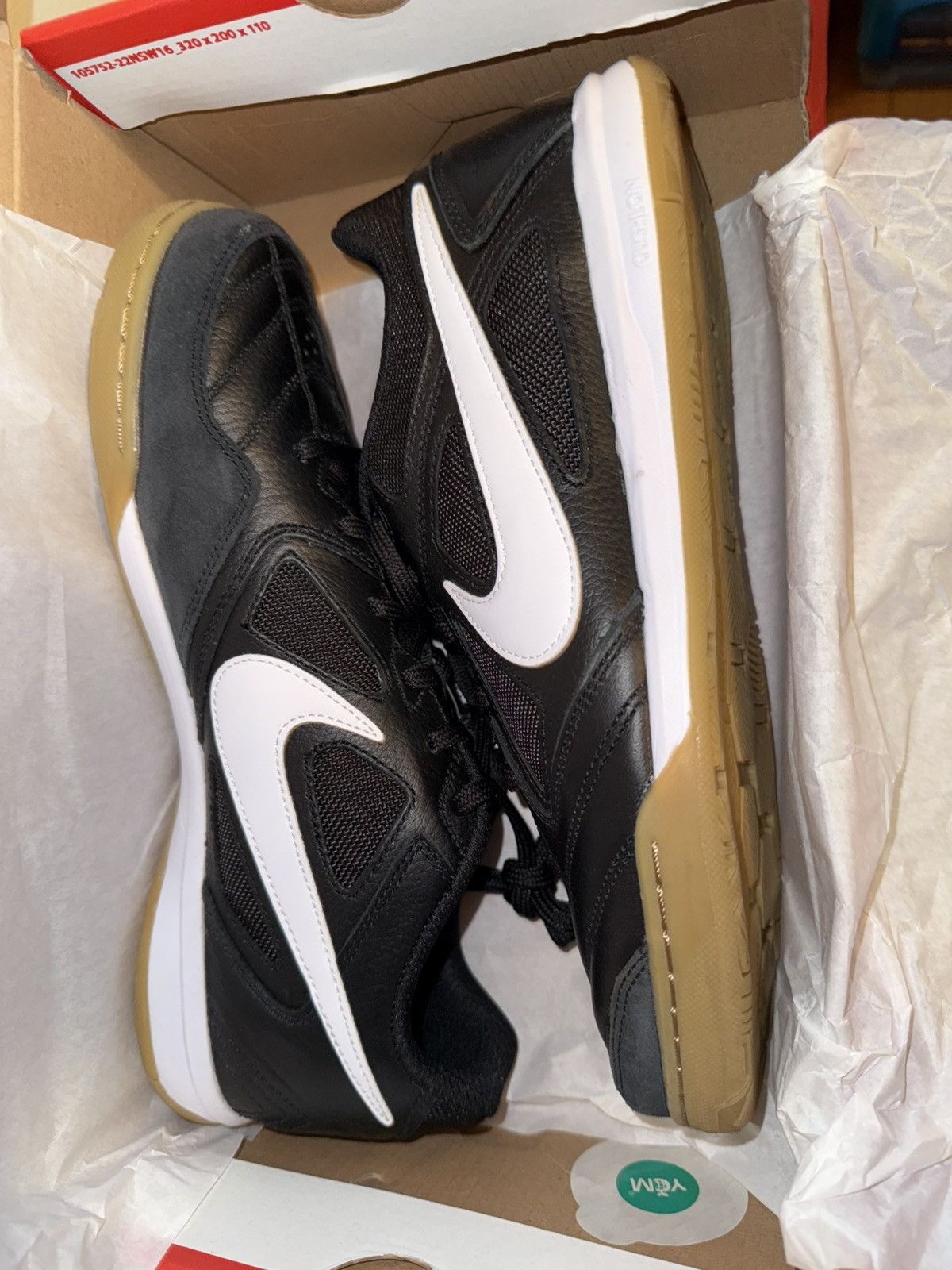 Nike Nike Gato Black/White sz9 DS New in OG Box! Never Worn! Size US 9 / EU 42 - 6 Thumbnail
