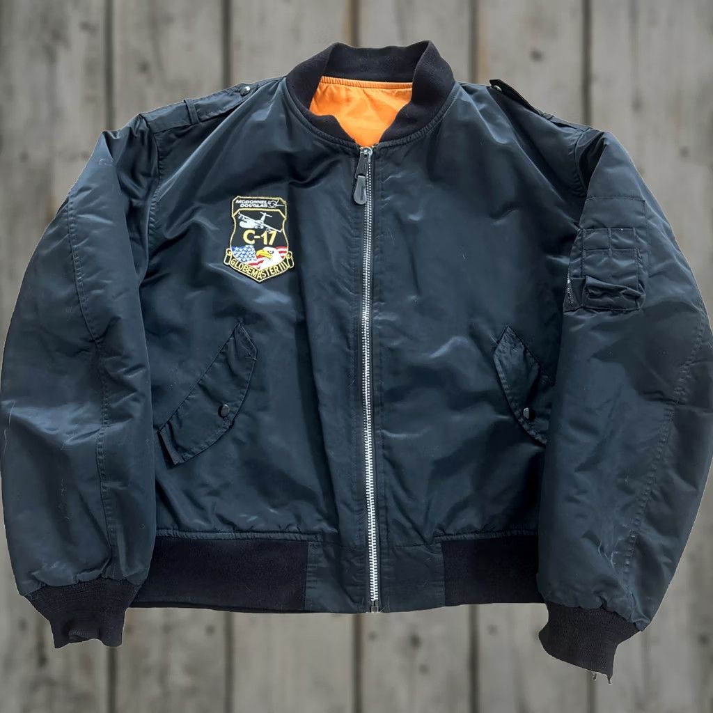 Vintage VINTAGE Globemaster C-17 MA-1 Flight Jackets Coat Men 2XL Reversible Bomber Navy Army Military Black Fur Trim Size US XXL / EU 58 / 5 - 1 Thumbnail